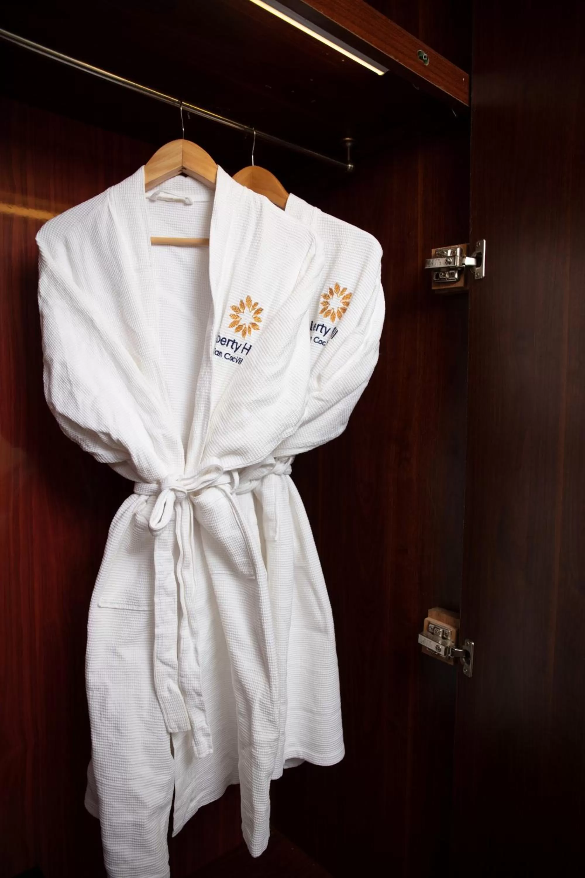 Inner courtyard view, Bed in Liberty Hall Tam Coc Hotel & Villa