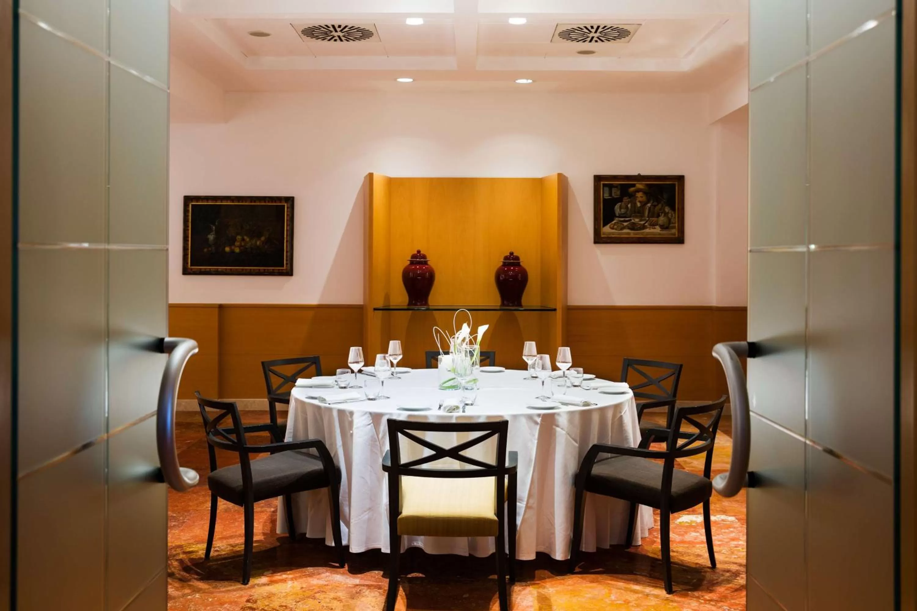 Restaurant/places to eat in Hilton Rome Airport