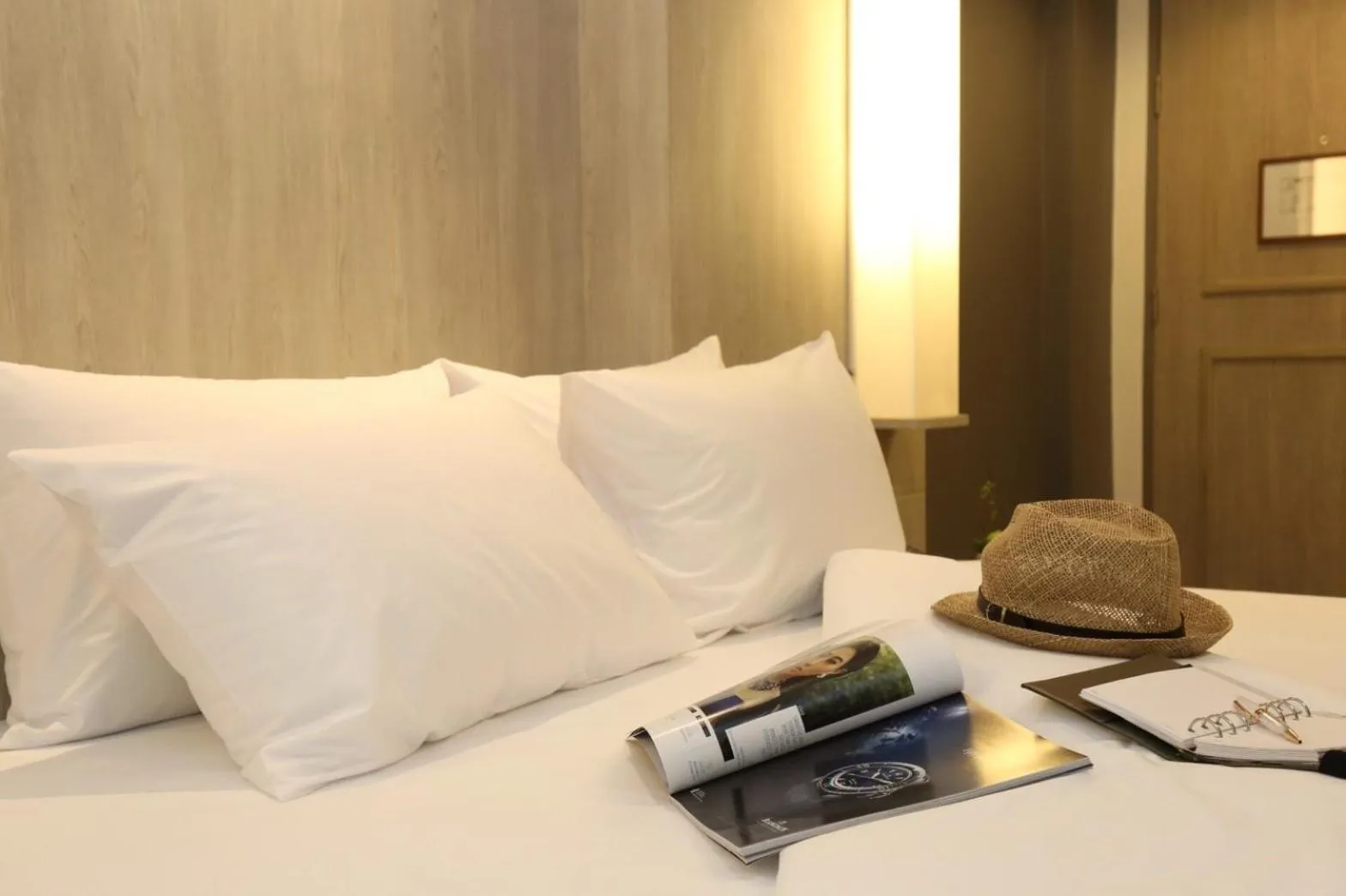 Bedroom, Bed in Miracle Suvarnabhumi Airport