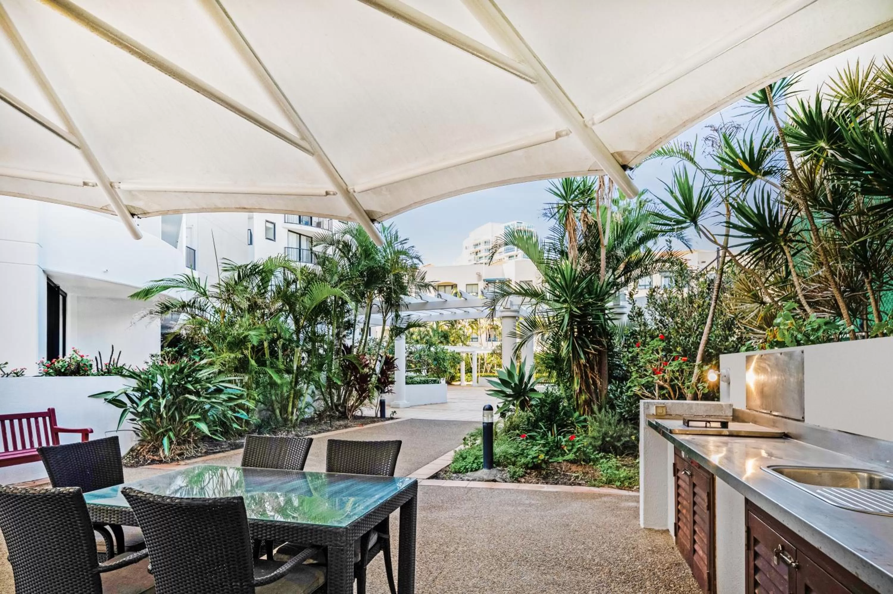 Entertainment in Mantra Coolangatta Beach