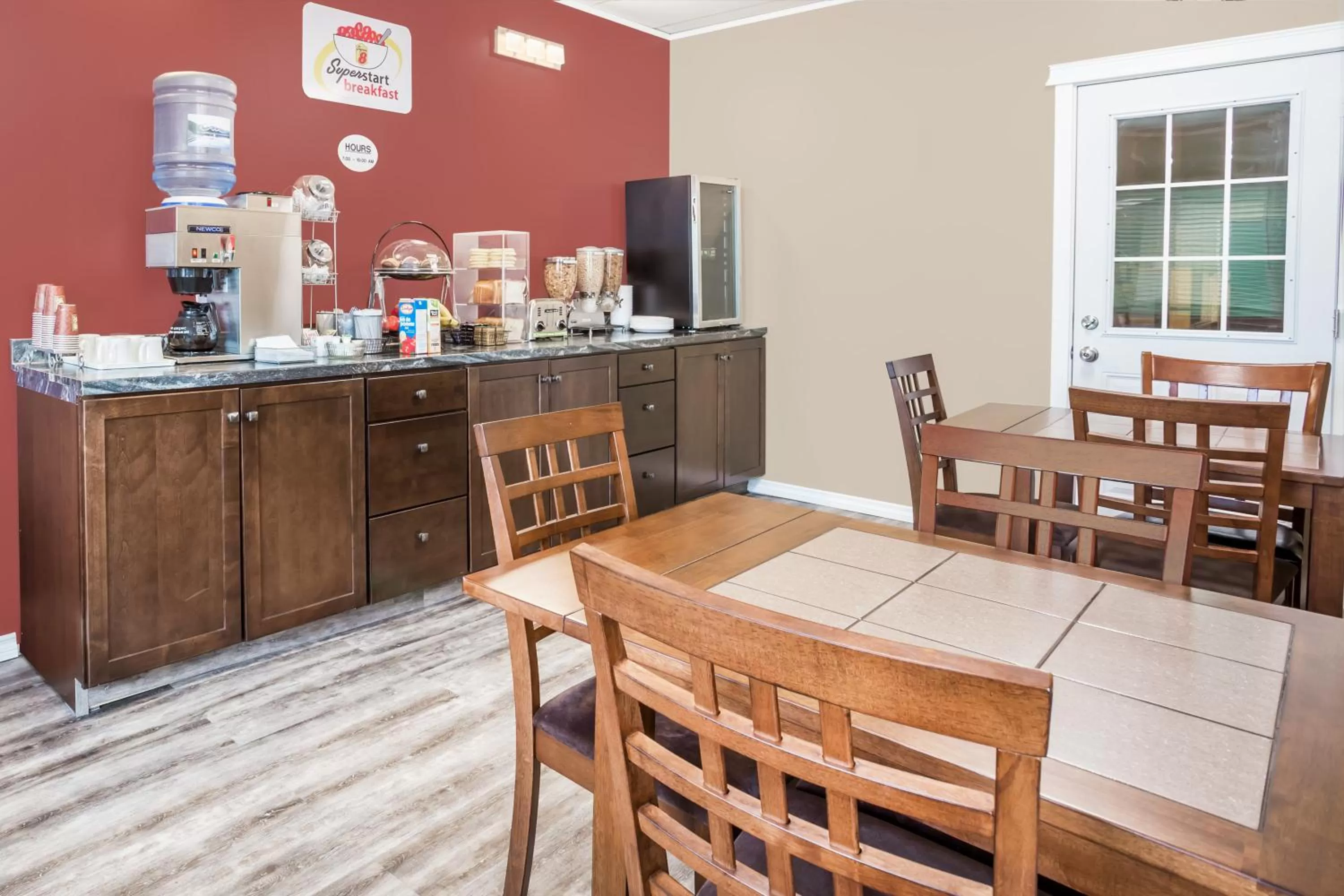 Restaurant/places to eat in Super 8 by Wyndham Quesnel BC