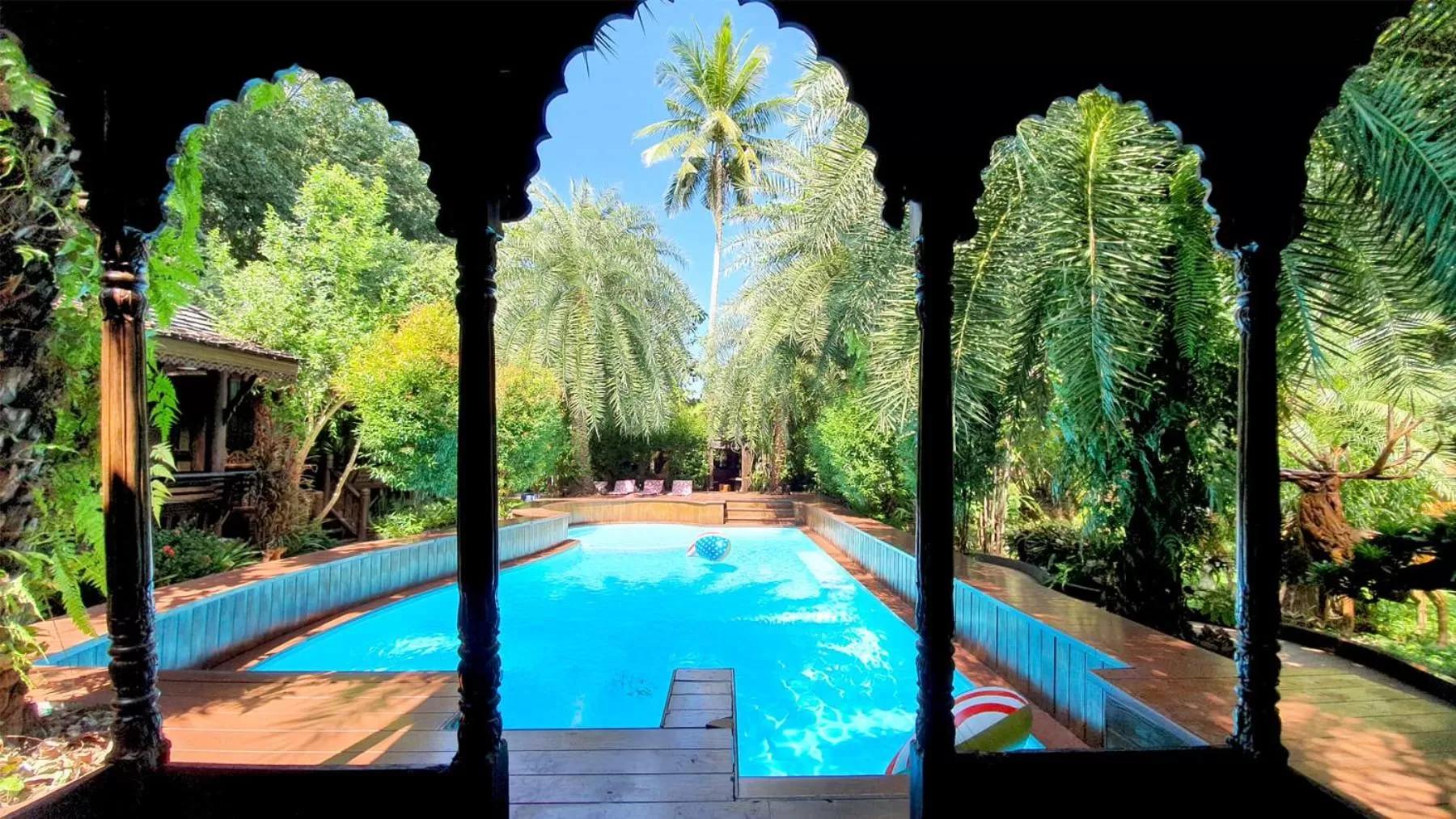 Swimming pool in Baan Habeebee Resort
