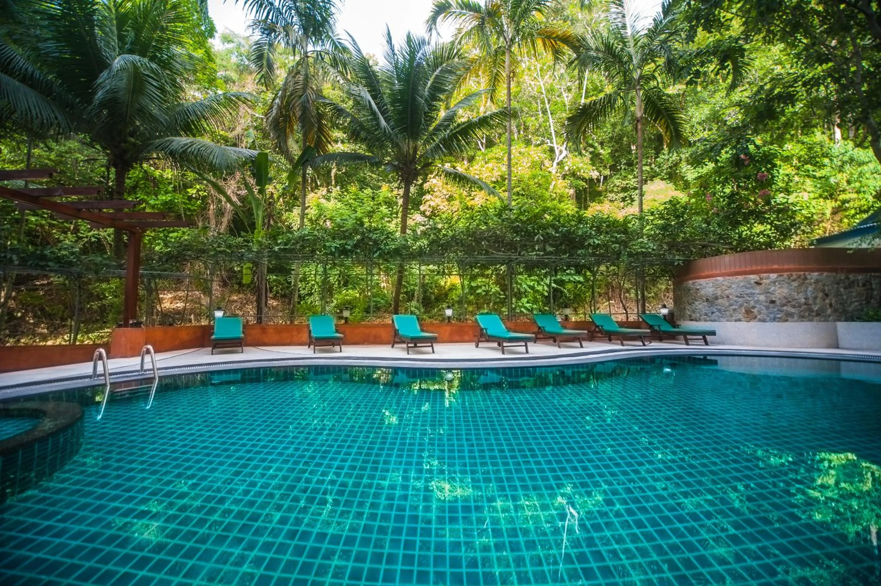 Pool view in Ratana Hill Patong