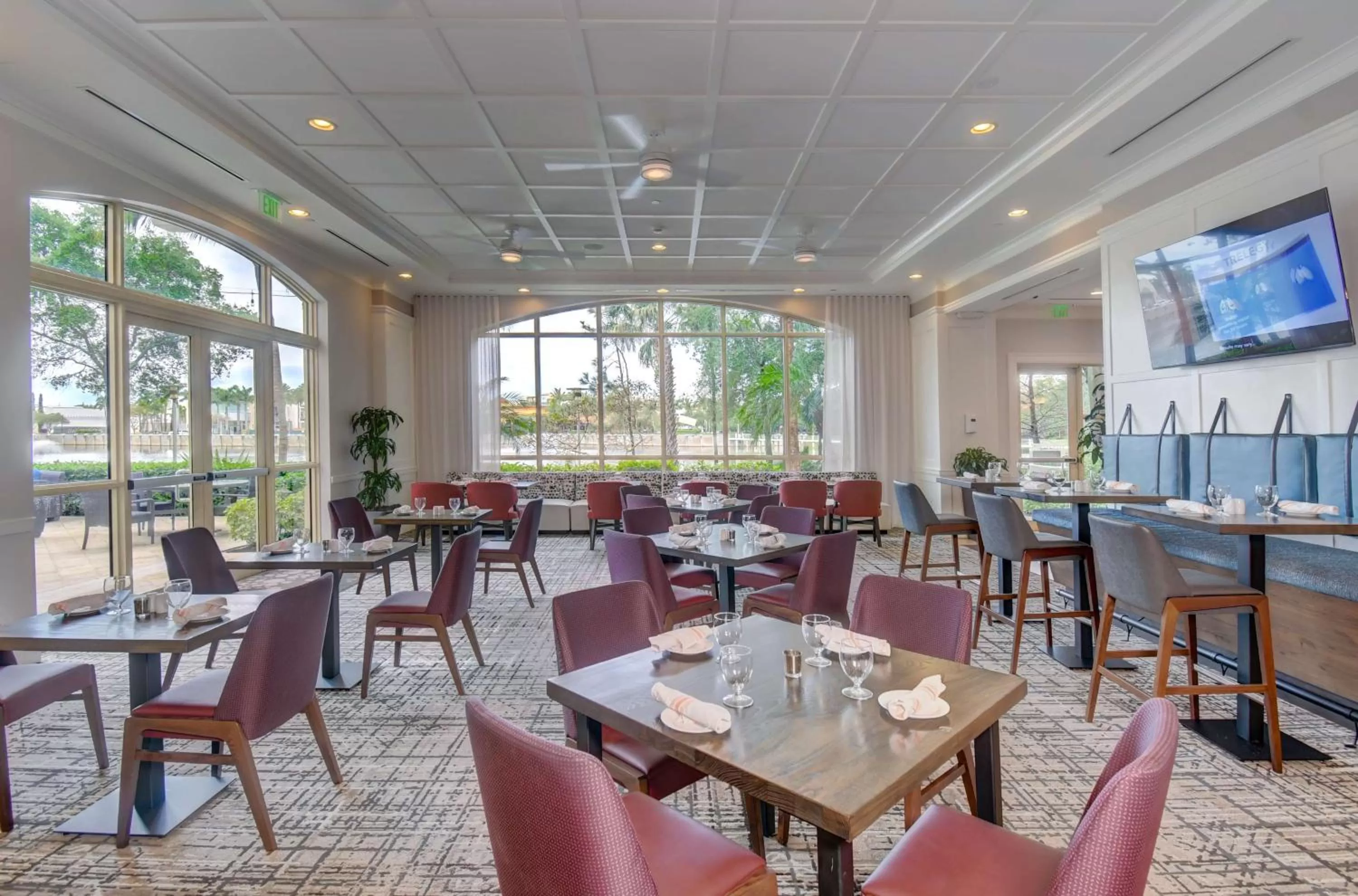 Restaurant/places to eat in Hilton Garden Inn Palm Beach Gardens