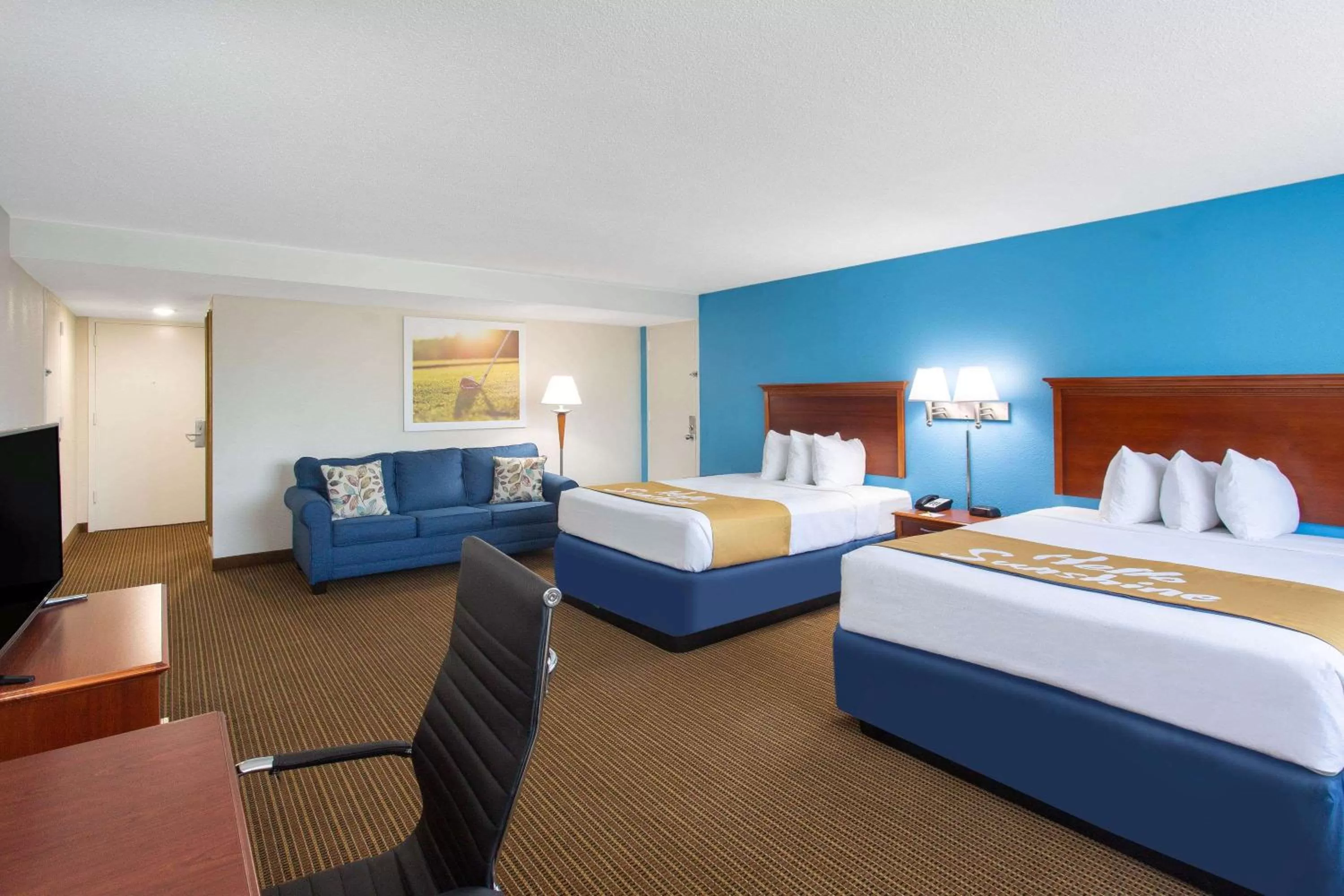 Photo of the whole room, Bed in Days Inn & Suites by Wyndham Tallahassee Conf Center I-10