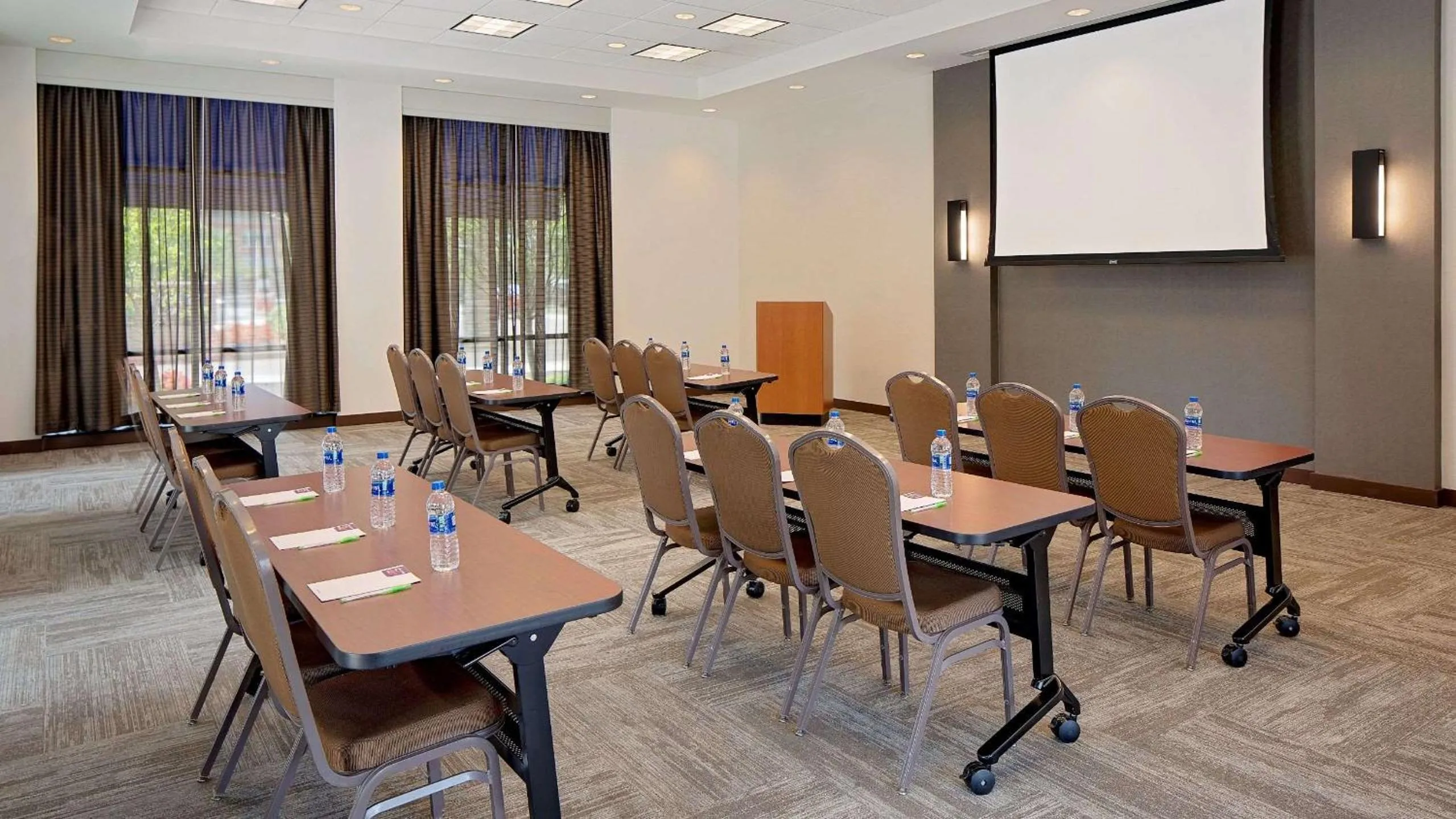 Meeting/conference room in Hyatt Place Pittsburgh North Shore