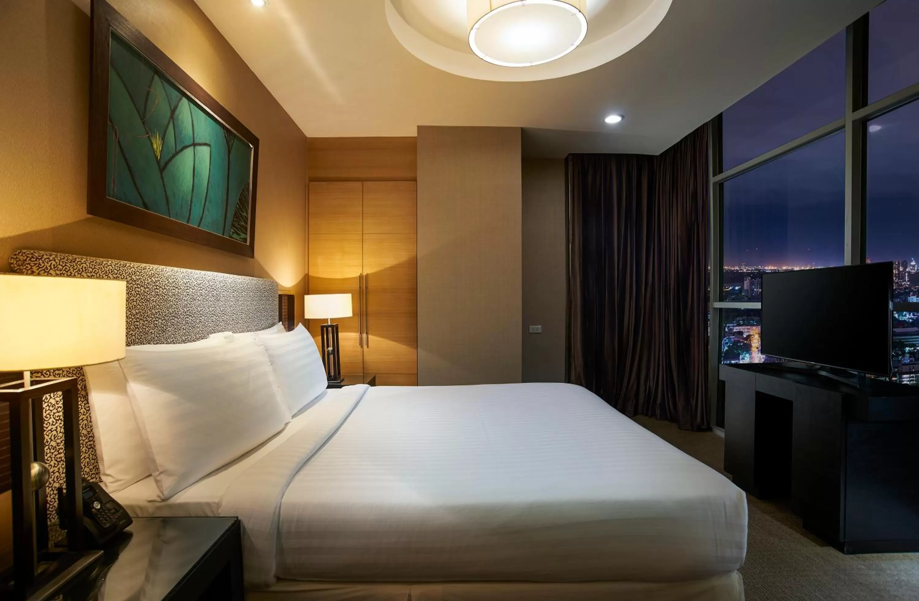 Bedroom, Bed in Urbana Sathorn Hotel, Bangkok