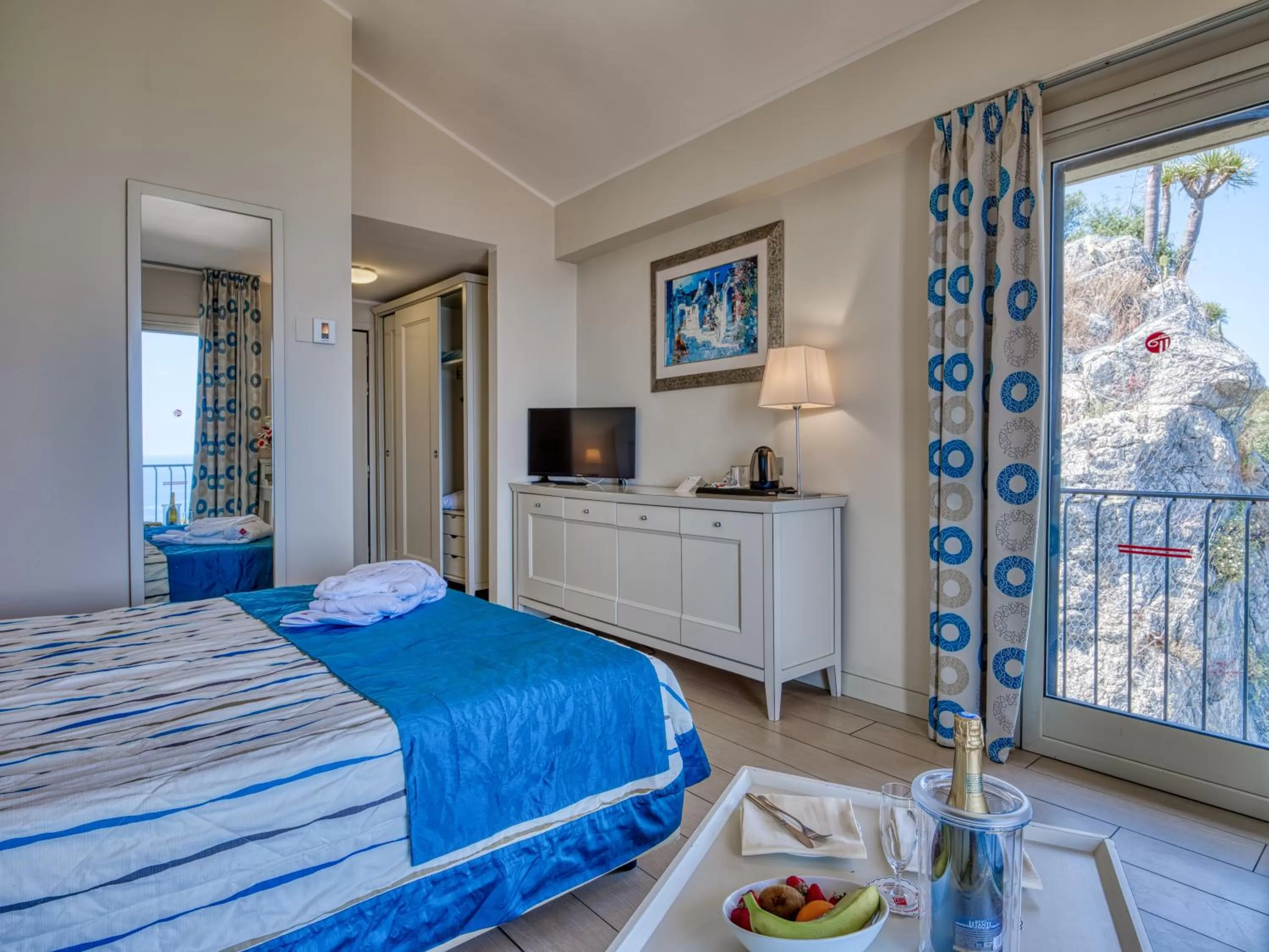 Bedroom, Bed in Hotel Ariston and Palazzo Santa Caterina