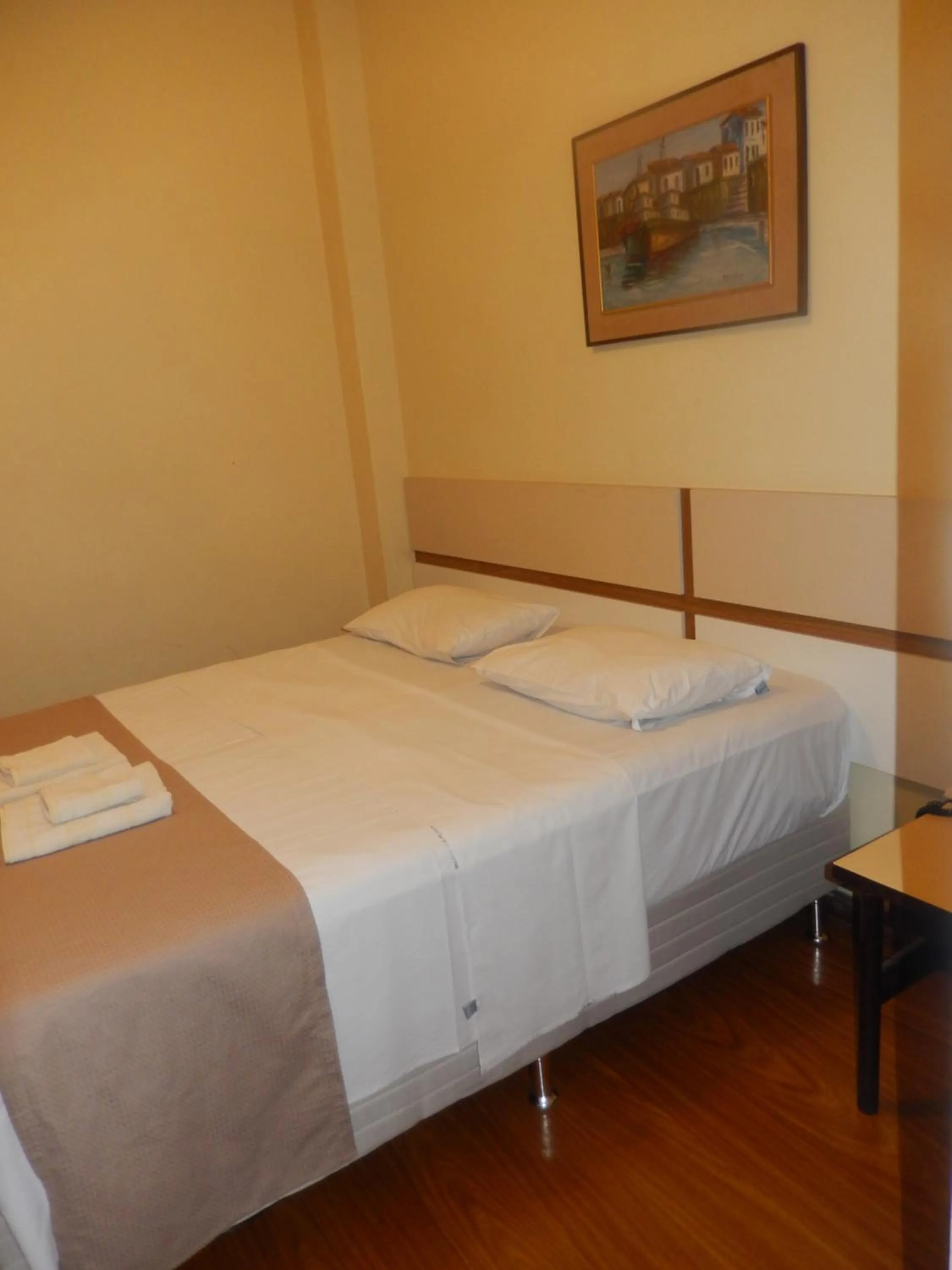 Bed in Hotel Metropole