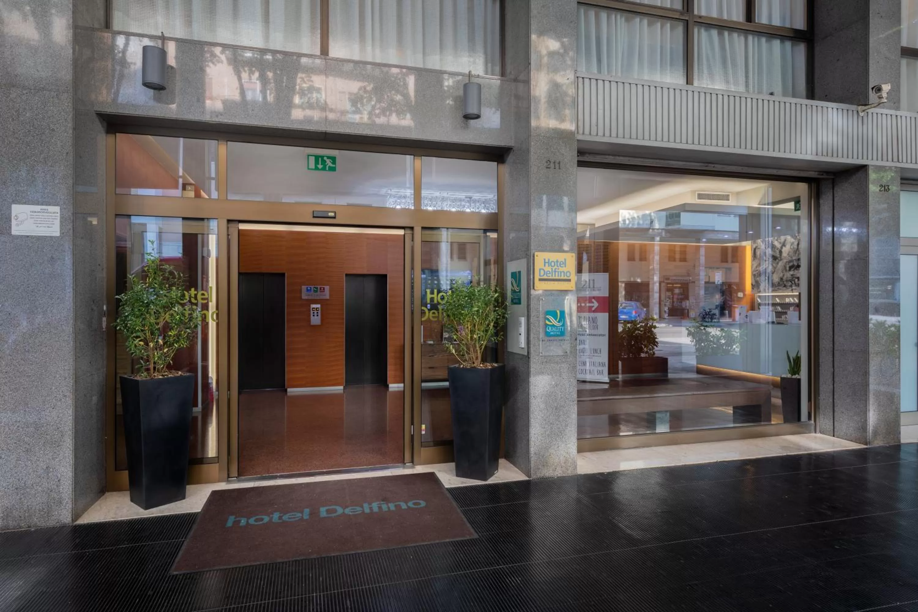 Facade/entrance in Hotel Delfino Venezia Mestre