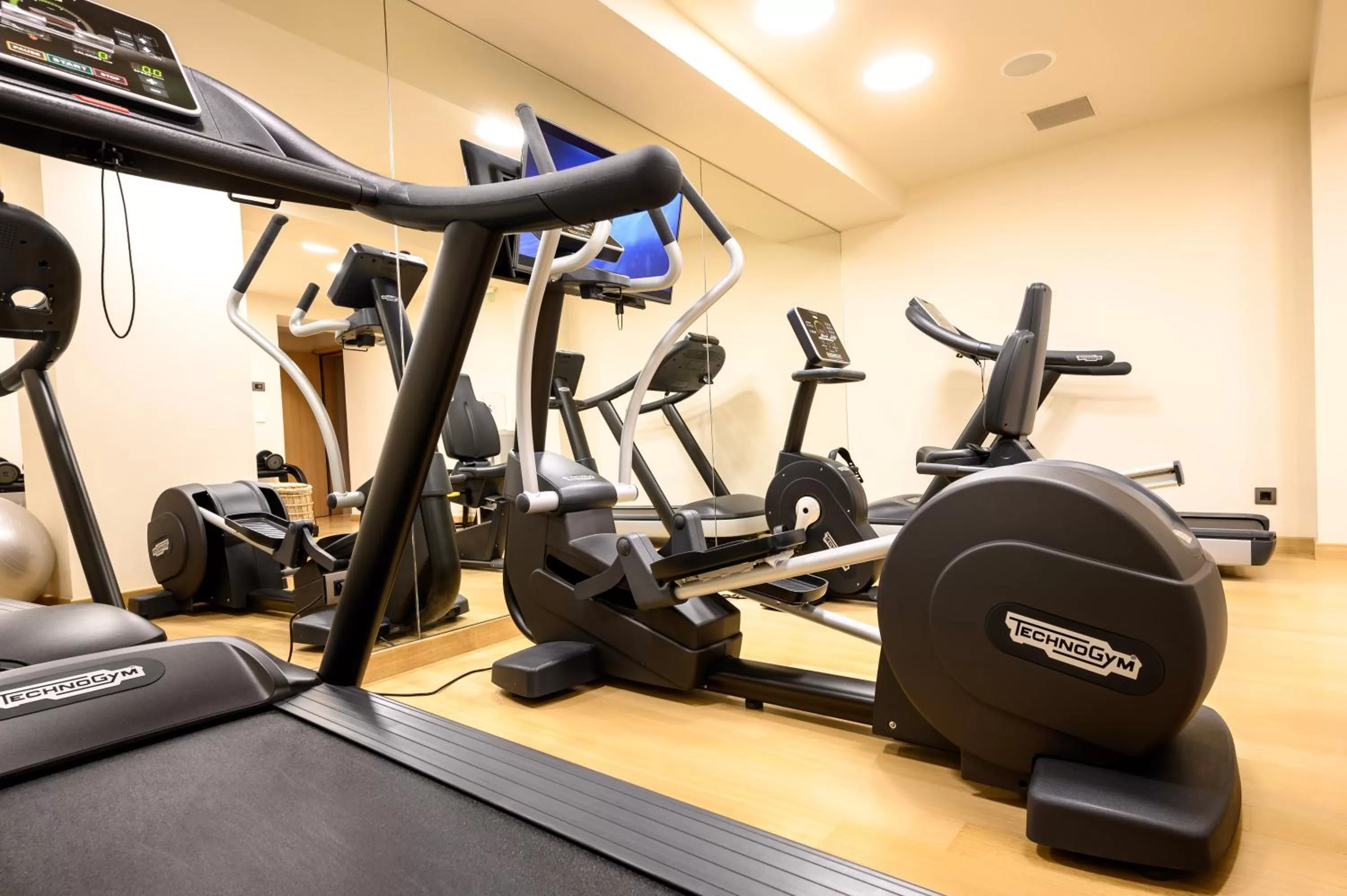 Fitness centre/facilities in Somewhere Vouliagmeni