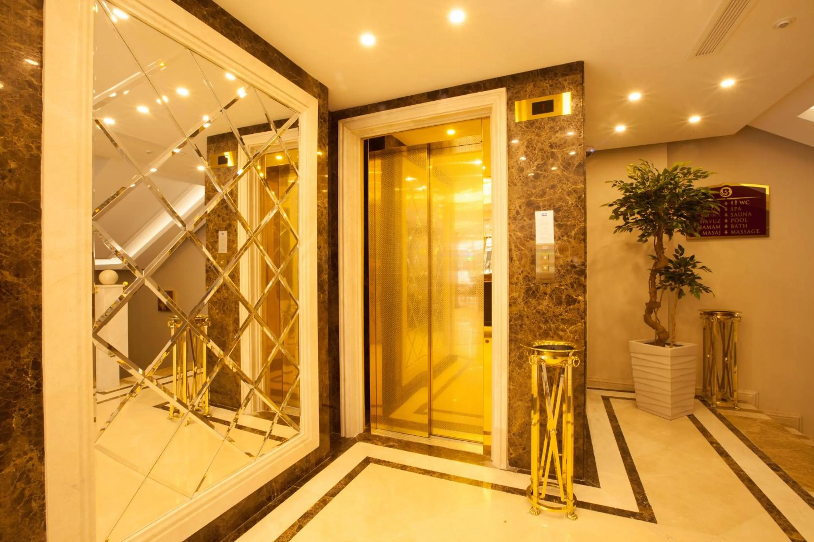 Decorative detail in Beethoven Hotel - Special Category