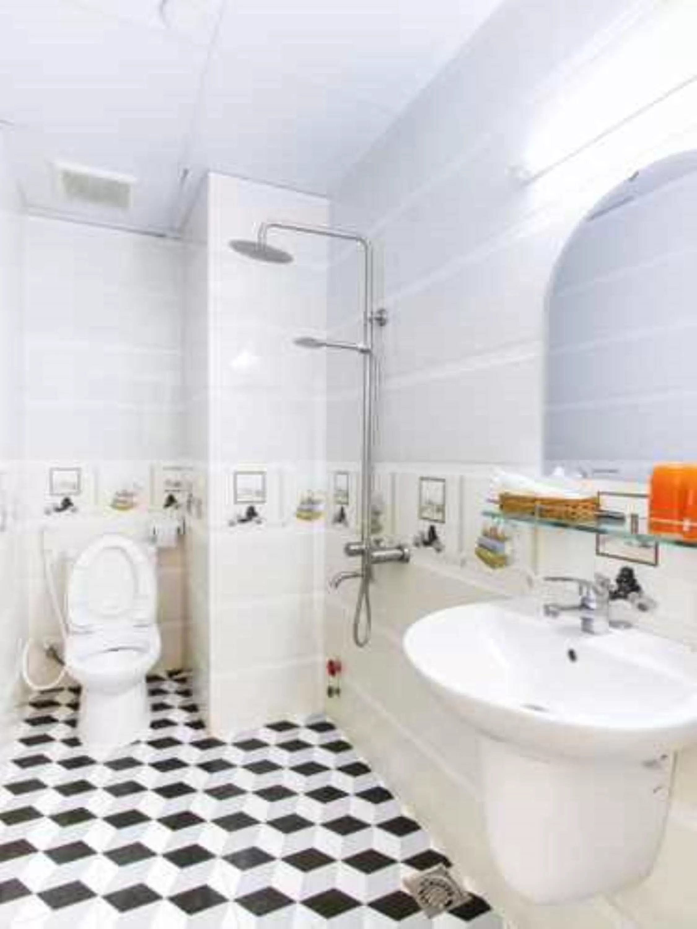 Bathroom in Hoang Phat Hotel