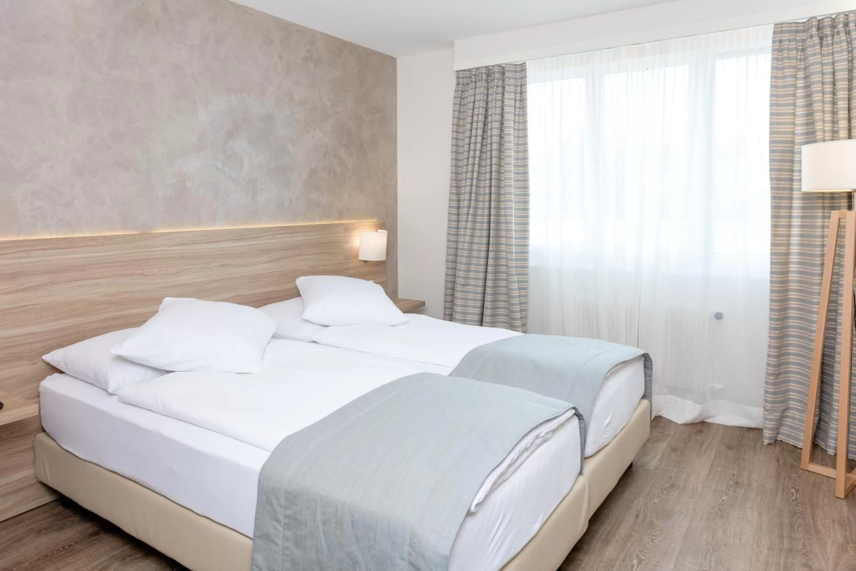 Bedroom, Bed in Hôtel de Chailly