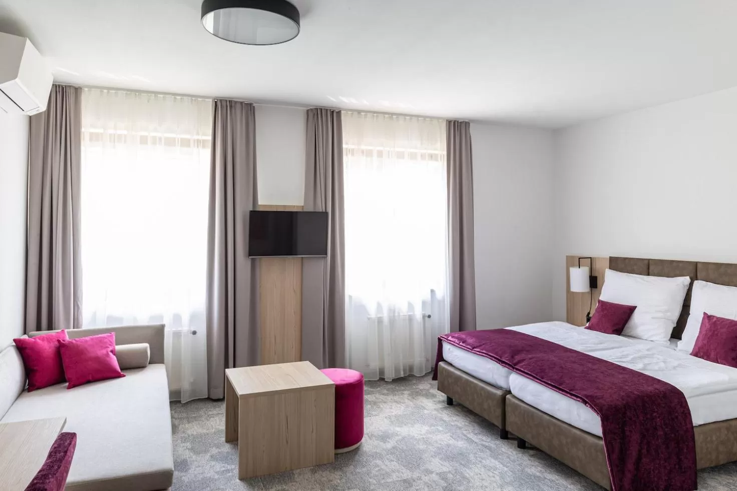 Photo of the whole room, Bed in Gasthof "zur Bahn"