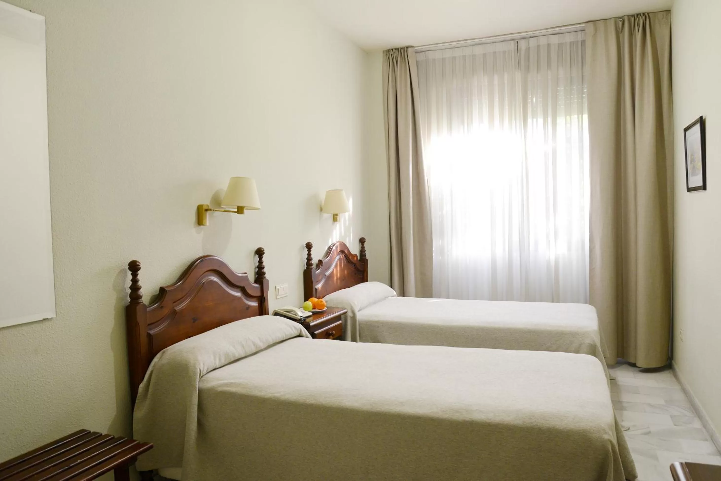 Bedroom, Bed in Hotel San Pablo Sevilla