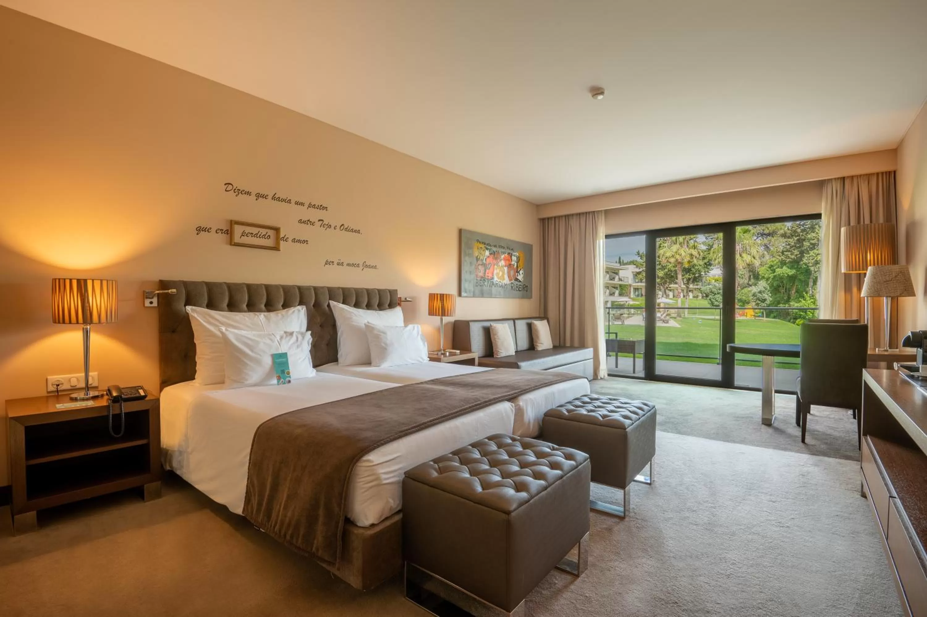 Bedroom, Bed in Vila Gale Collection Palácio dos Arcos