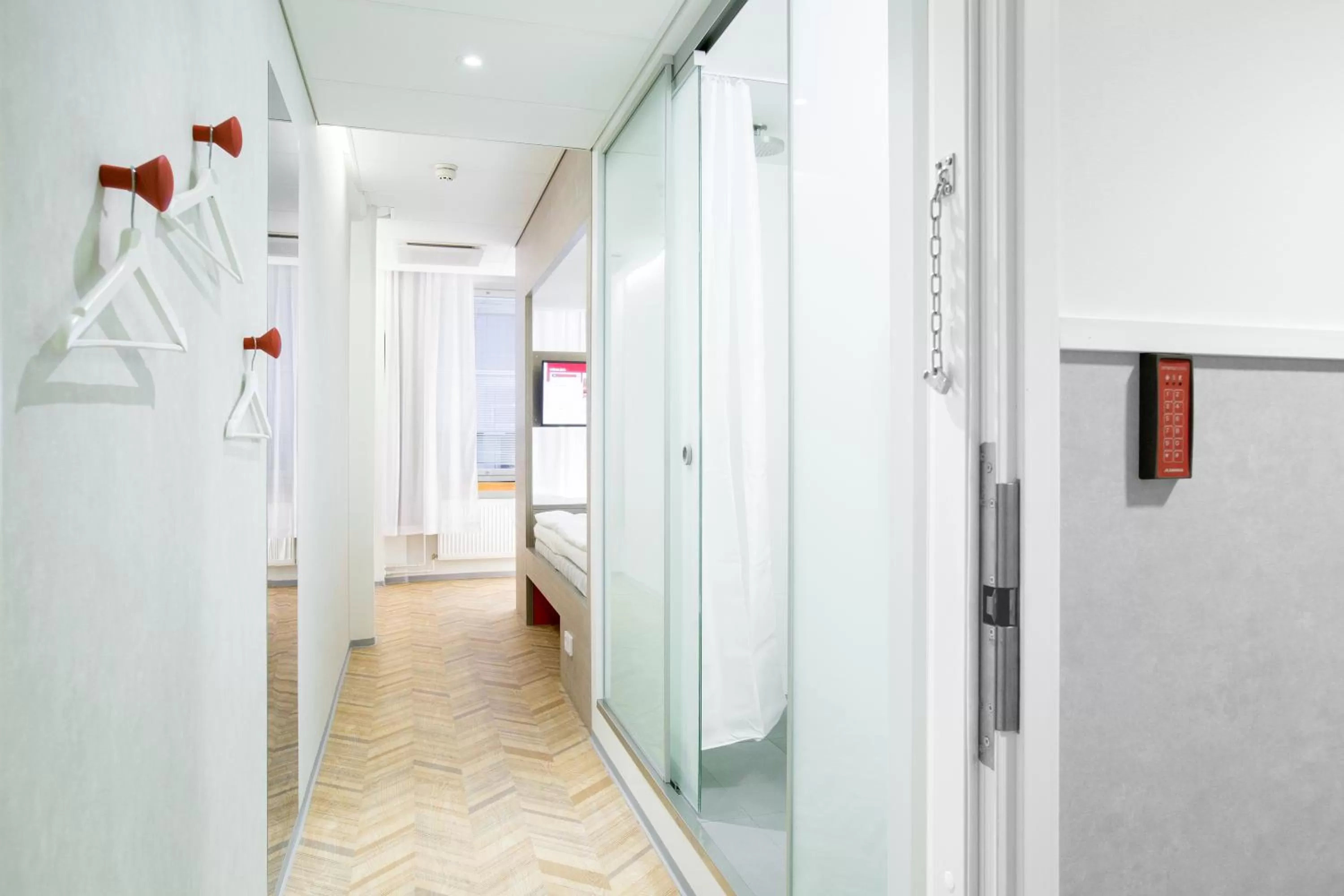 Photo of the whole room in Omena Hotel Helsinki Lönnrotinkatu