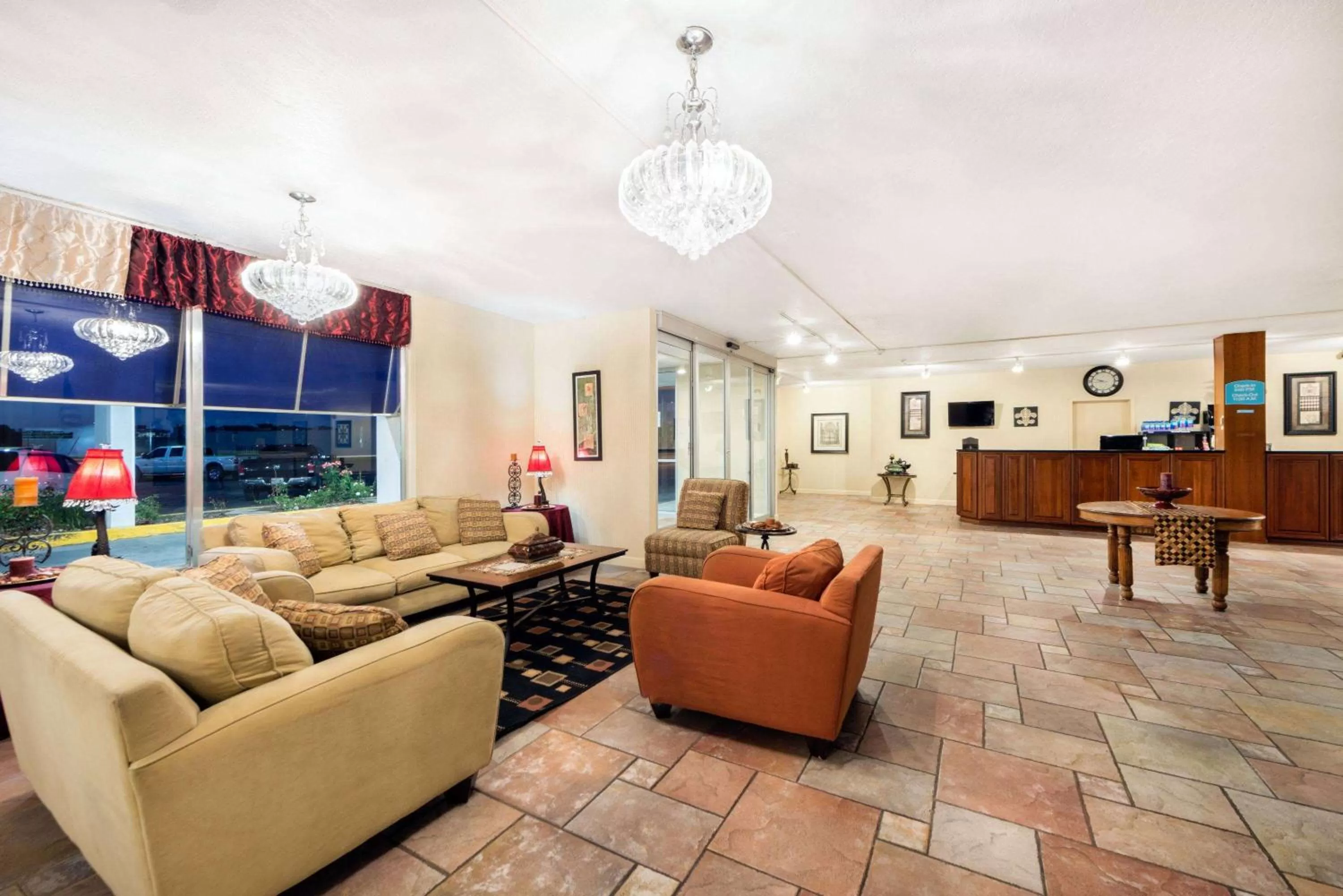 Lobby or reception, Seating Area in Howard Johnson by Wyndham Burlington