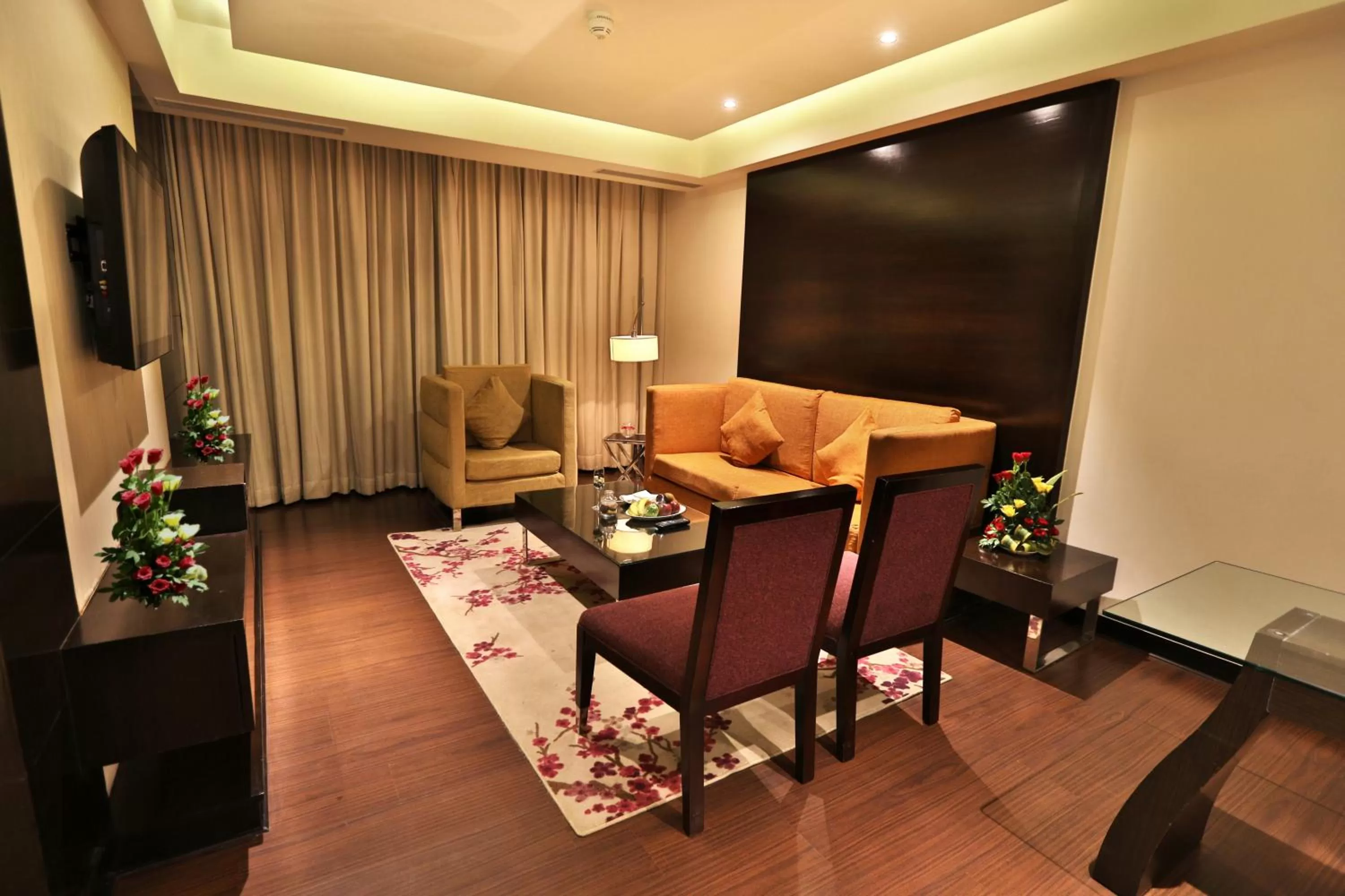 Living room in Hotel Royal Orchid Jaipur, Tonk Road