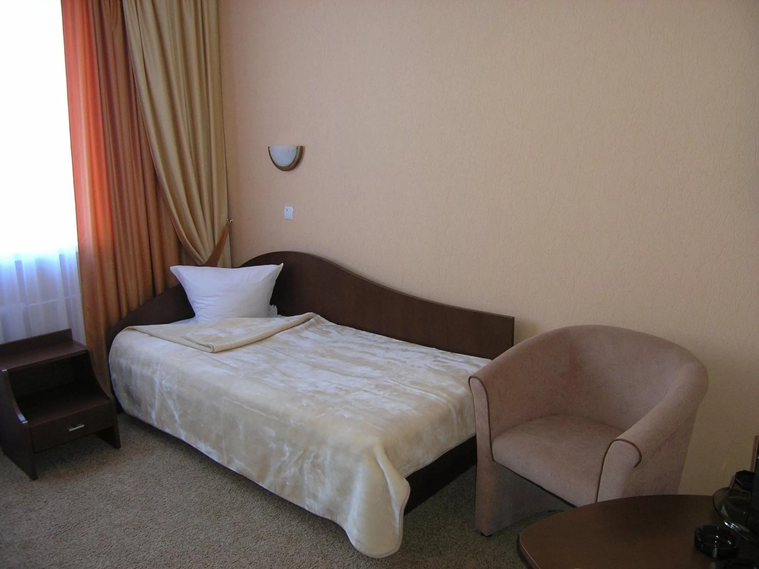 Day, Bed in Dnipro Hotel