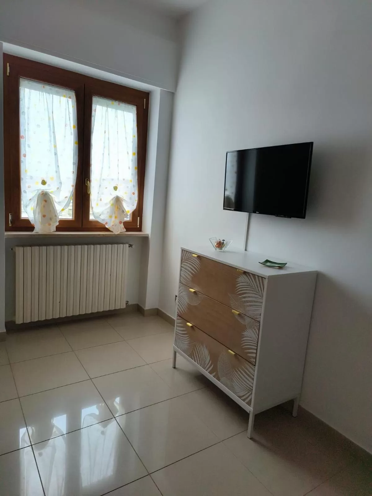 TV/Entertainment Center in Sweet holidays