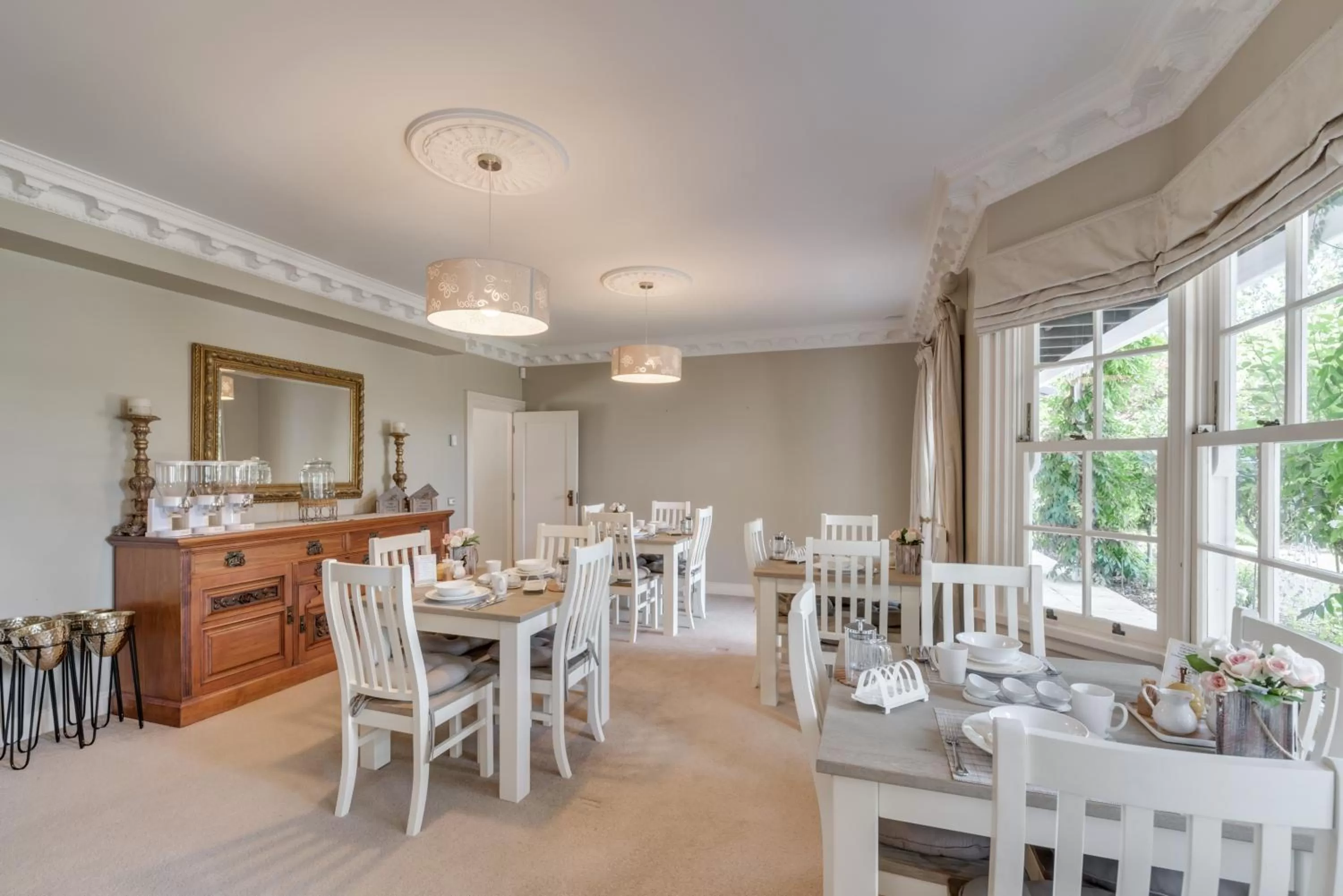 Dining area in Bellevue Boutique Lodge