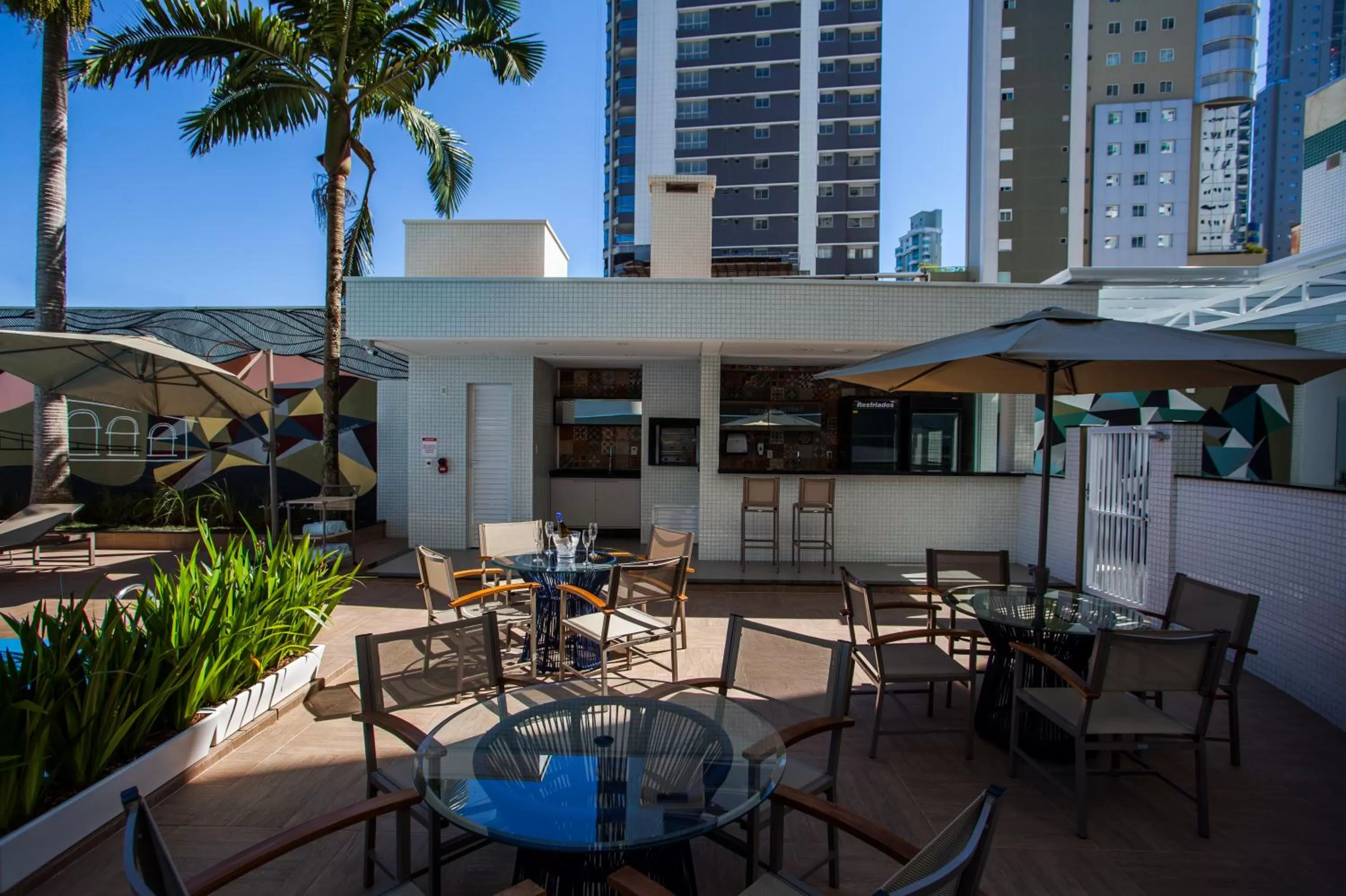 BBQ facilities in Santa Inn Hotel