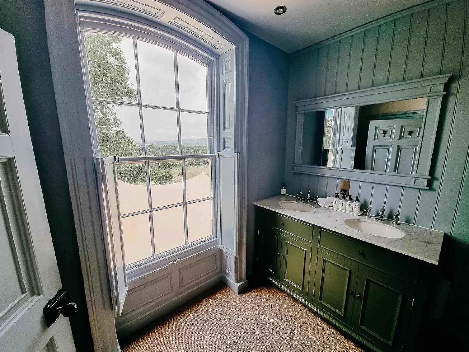 Bathroom, Kitchen/Kitchenette in Verzon House