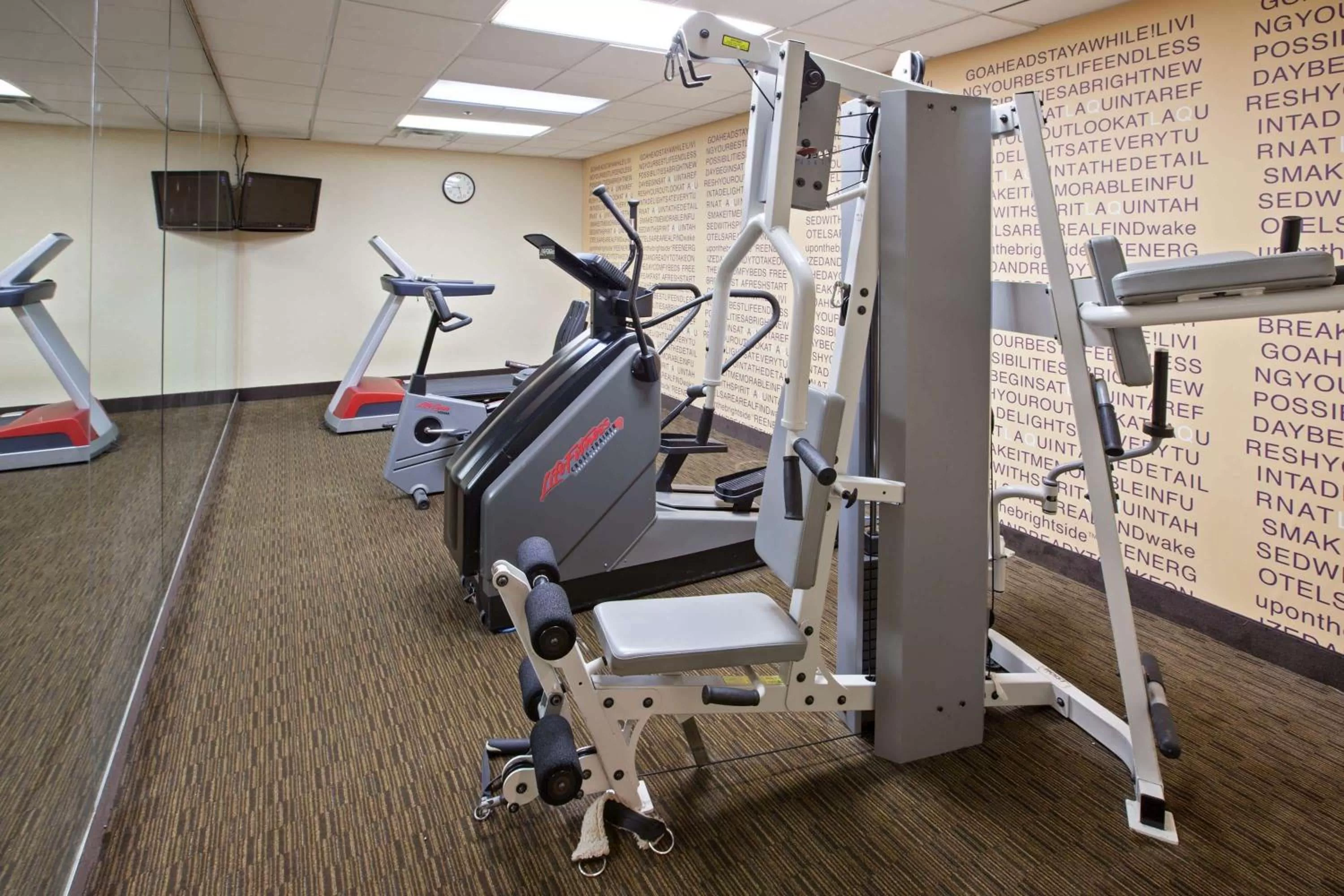 Fitness centre/facilities in La Quinta by Wyndham Nashville Airport/Opryland