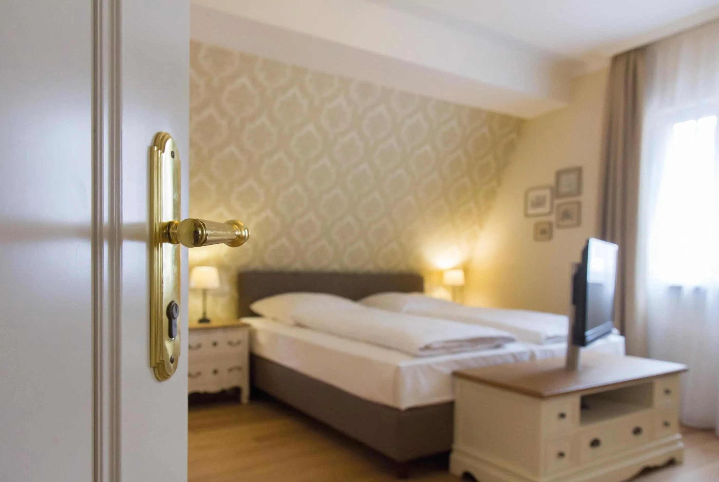 Photo of the whole room, Bed in Hotel Reichsküchenmeister