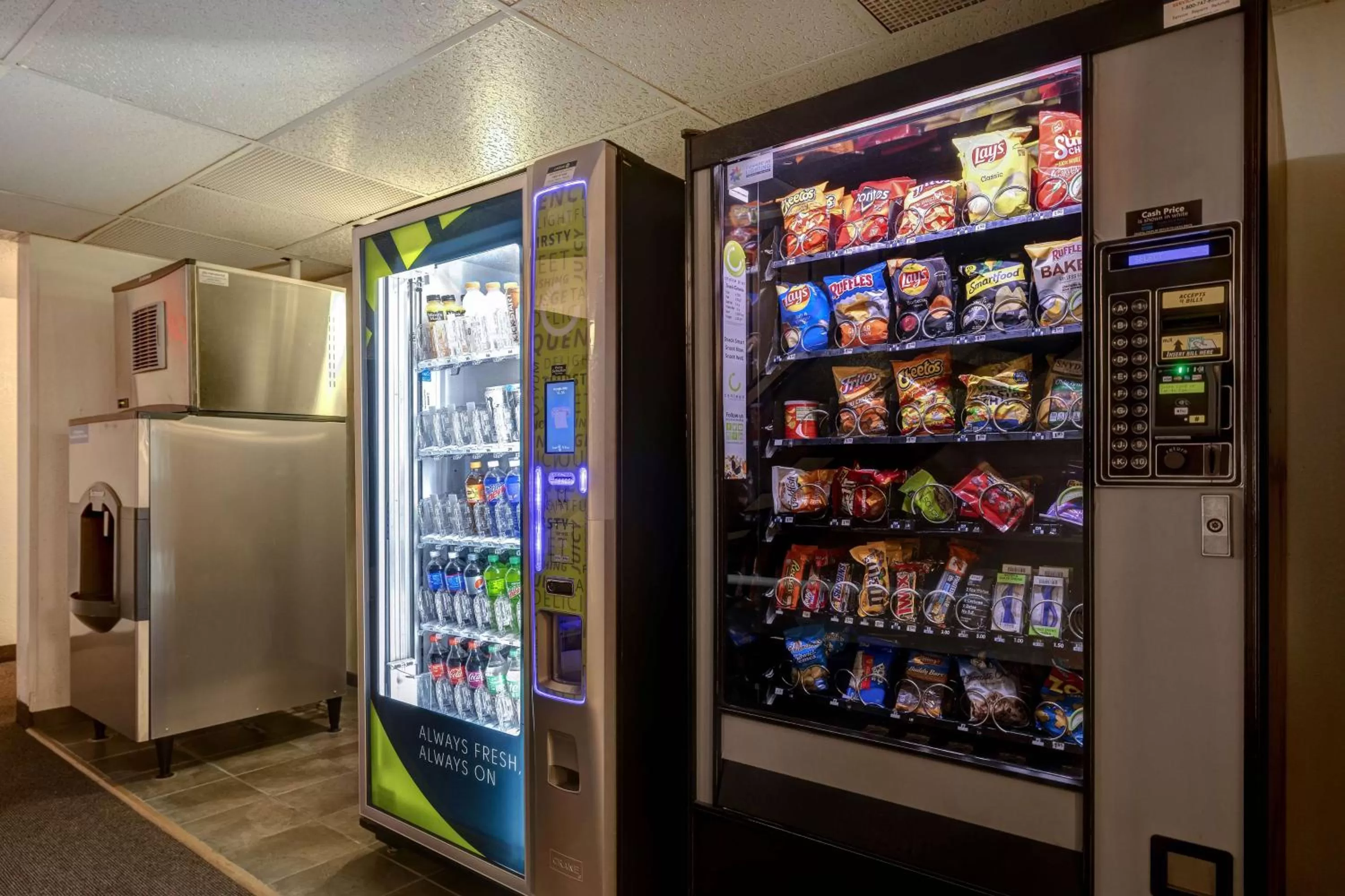 Property building in Motel 6-Lakeville, MN - South - Lakeville