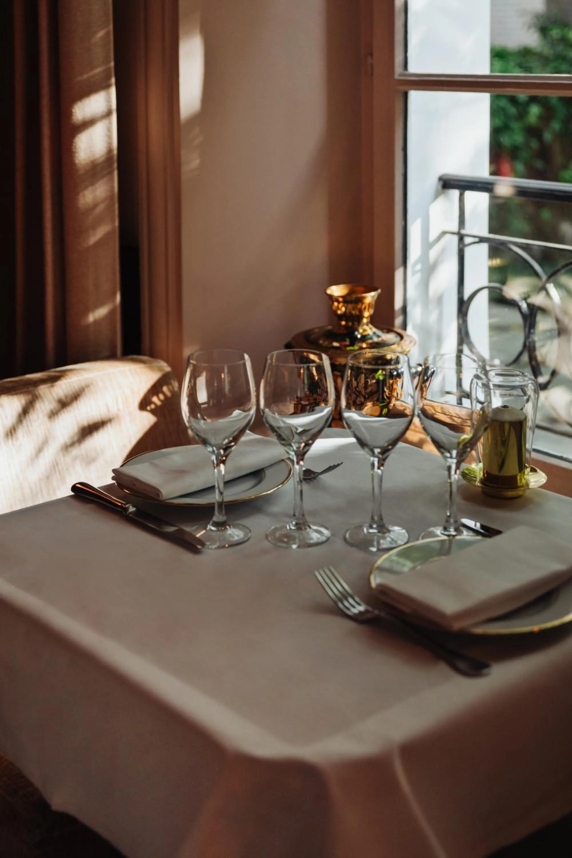 Restaurant/places to eat in Hôtel Particulier Montmartre