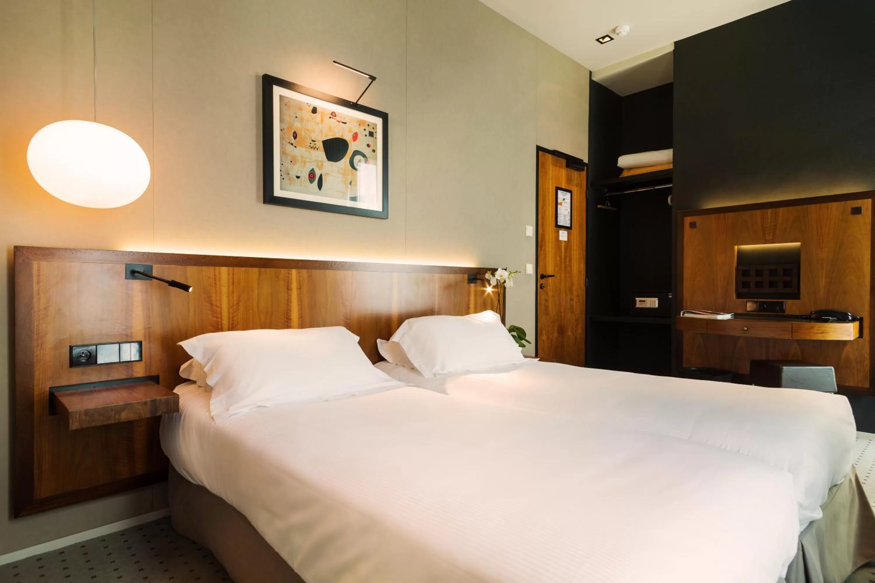 Bed in Chateaudun Opéra