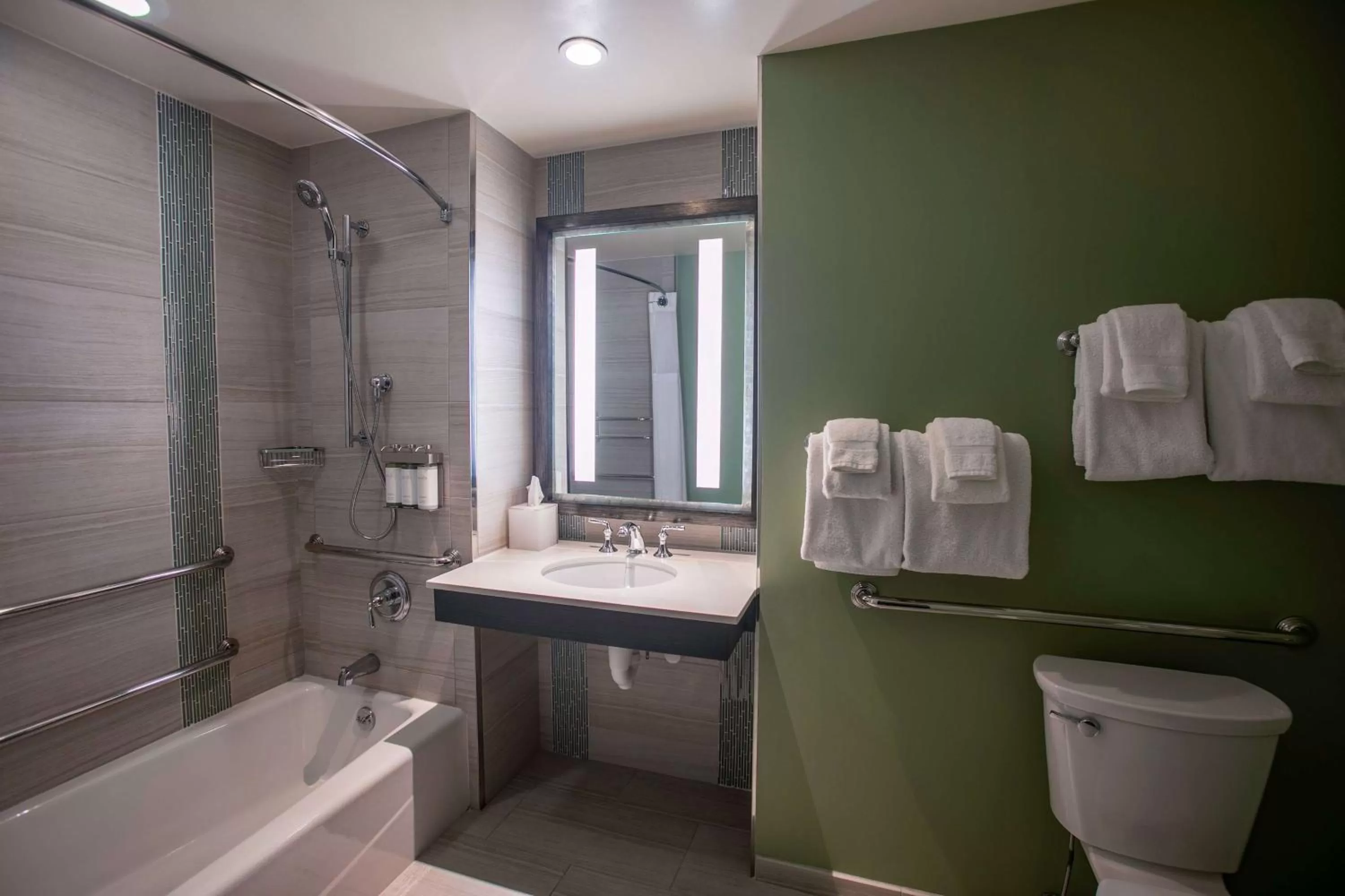 TV and multimedia in Wyndham Grand Jupiter at Harbourside Place