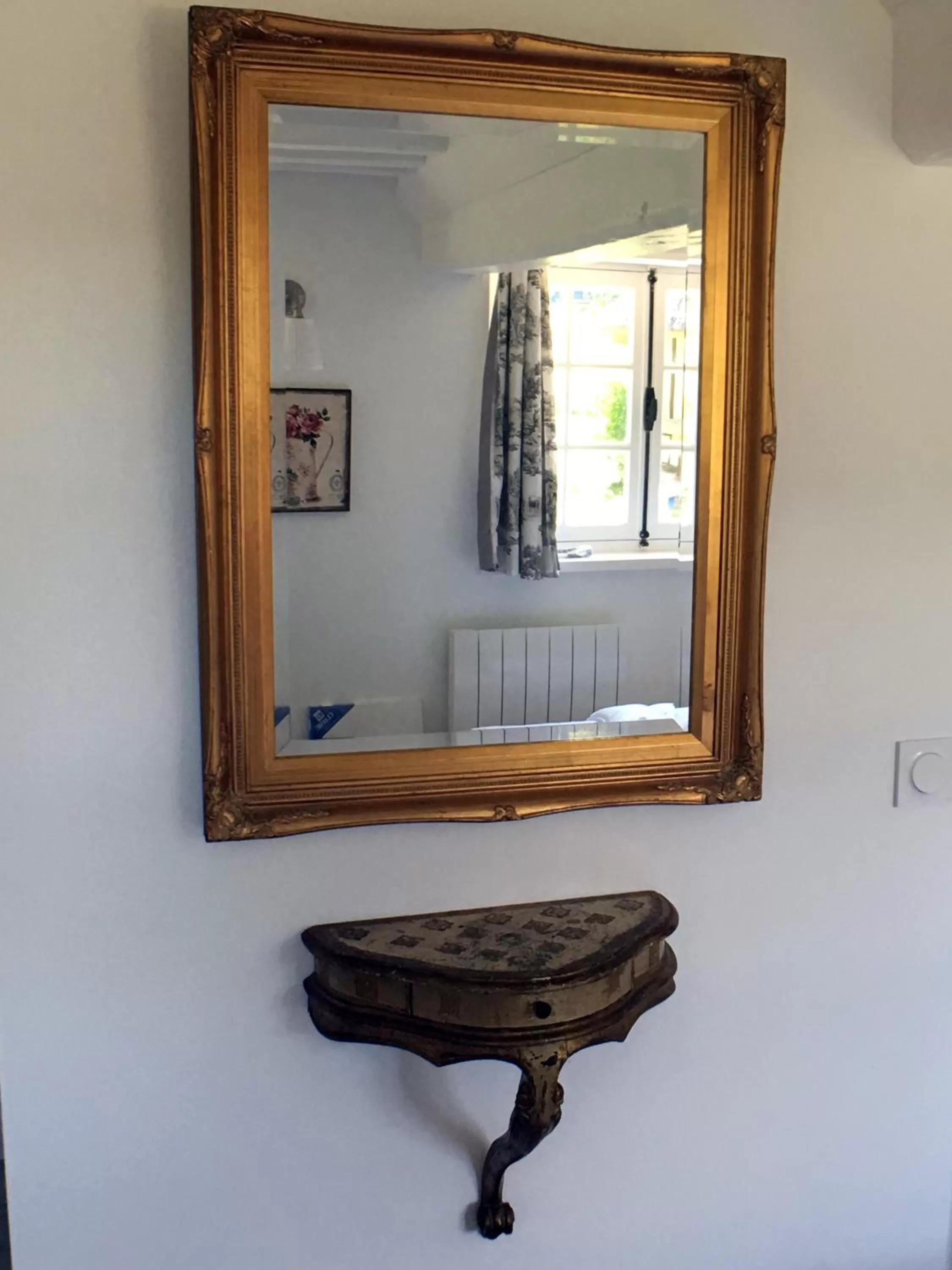 Decorative detail in La Romance et la Romanesque