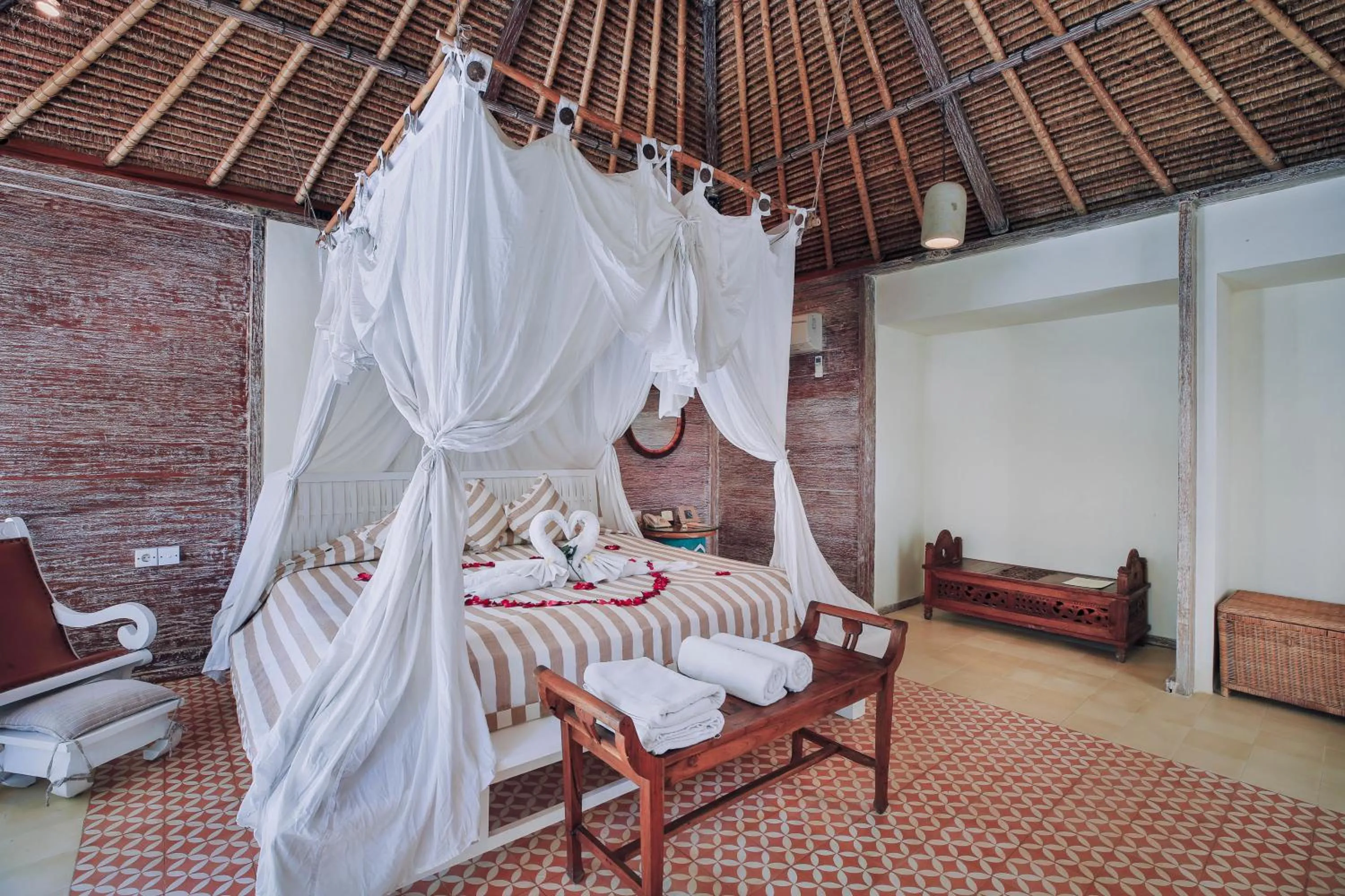 Bed in Visakha Sanur by Puri Signatures