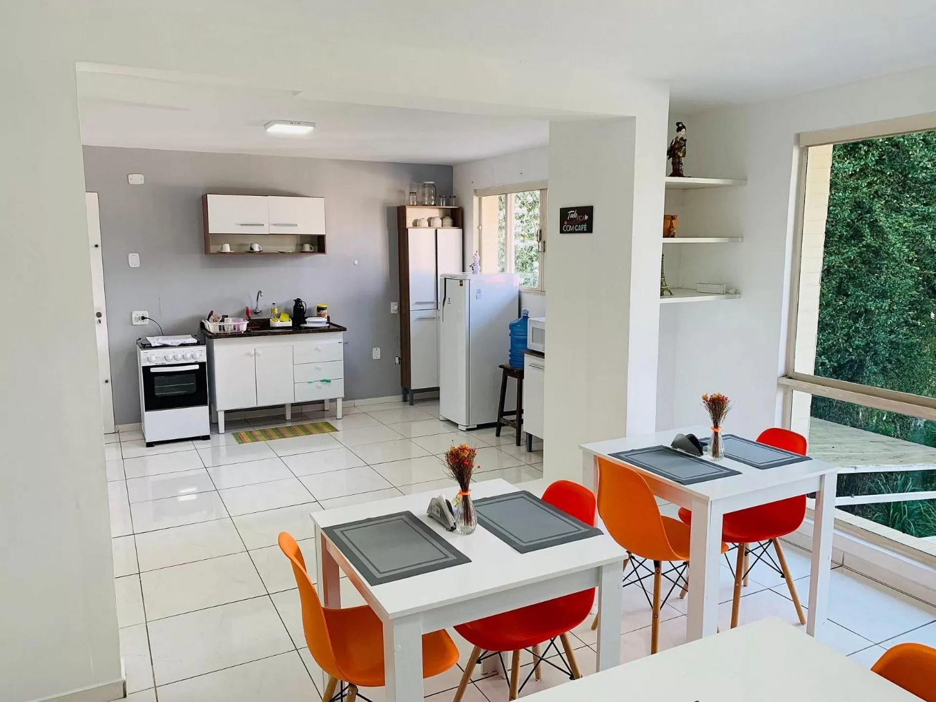 Communal kitchen in POUSADA MUNDI MORUMBI
