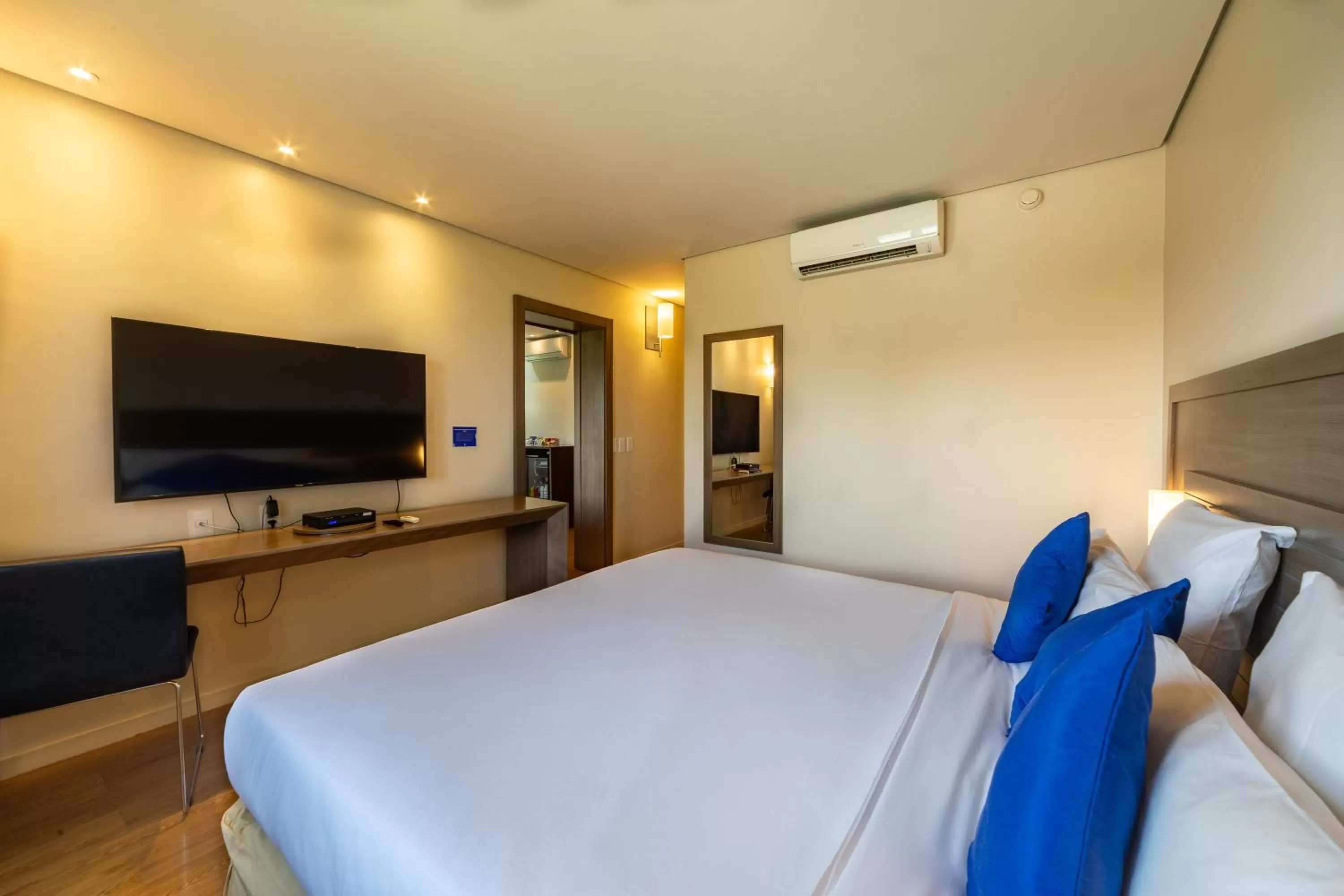 Bed in Novotel Manaus