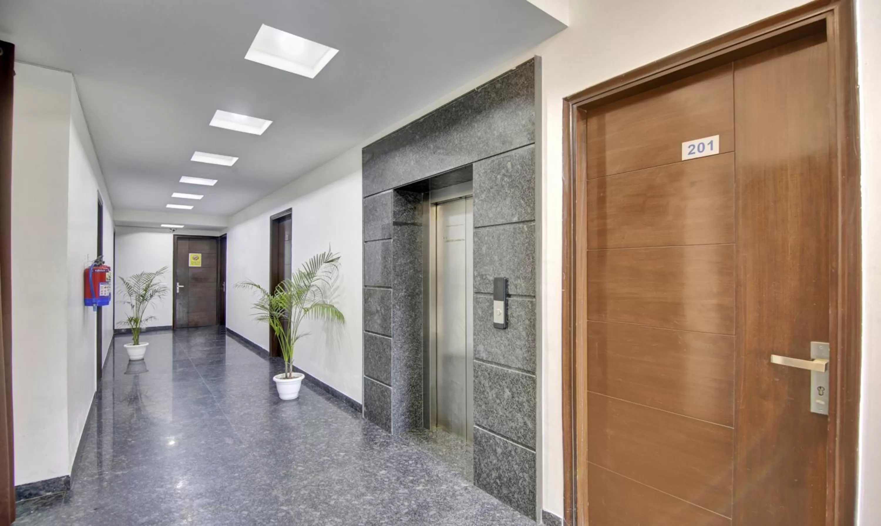 elevator in Treebo Trend Apple Pie