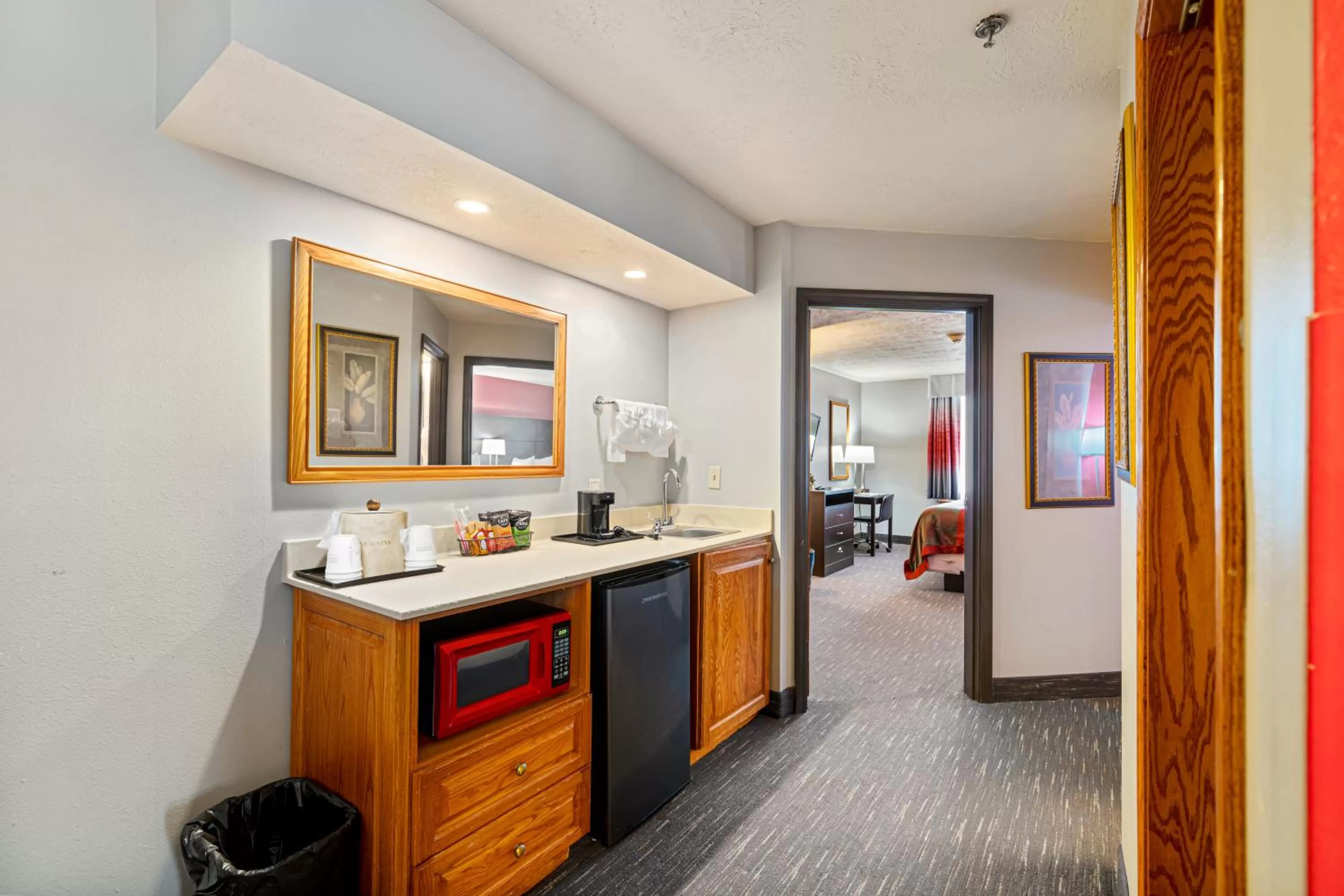 Kitchen or kitchenette in Ramada by Wyndham Sioux Falls Airport - Waterpark Resort & Event Center