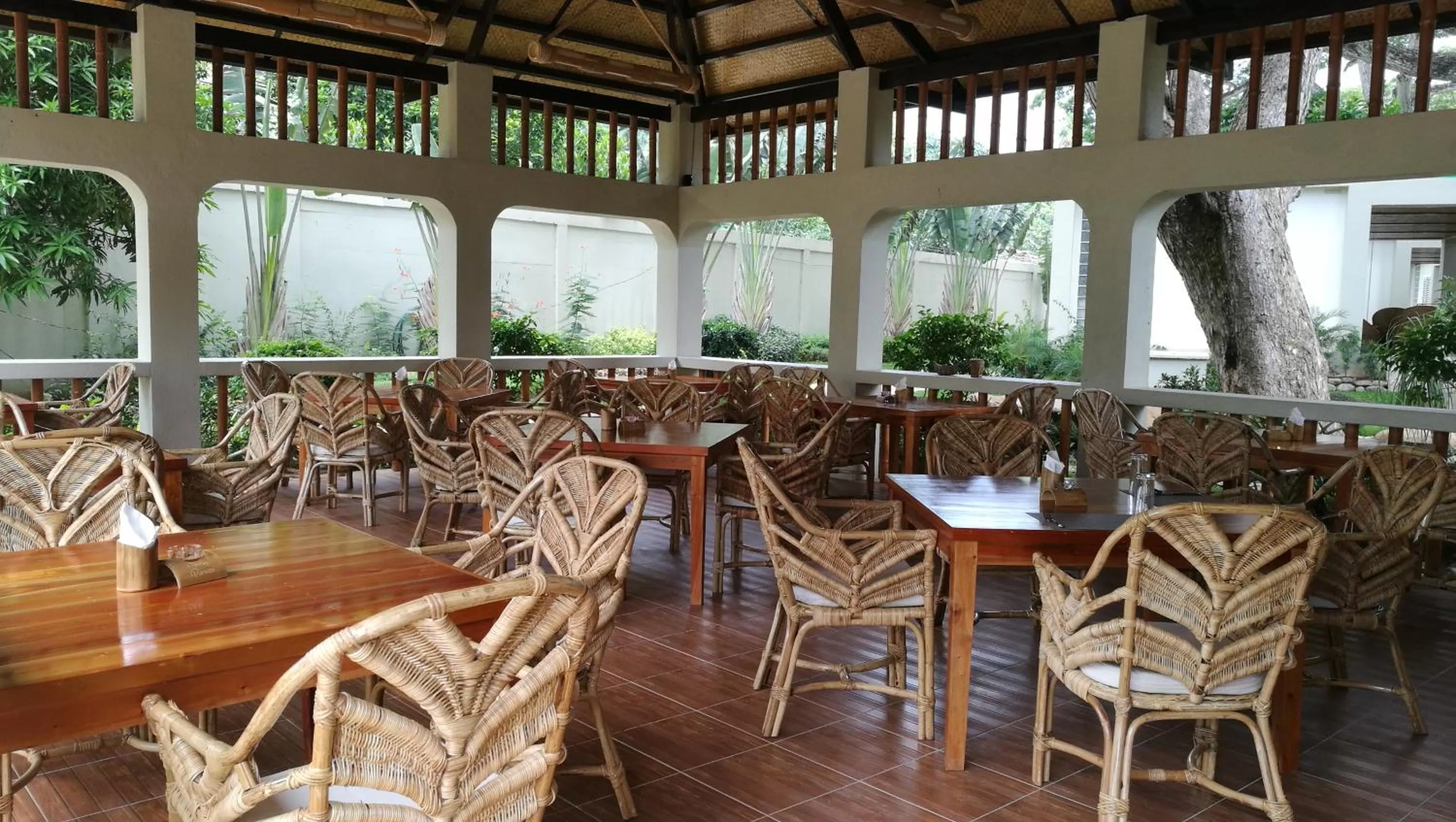 Restaurant/places to eat in Munting Paraiso