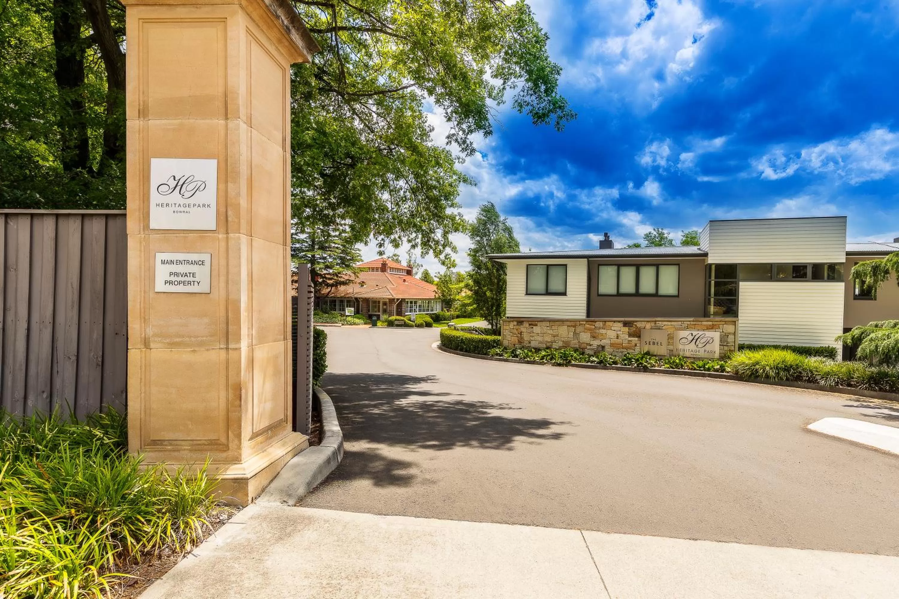 Facade/entrance in The Sebel Bowral Heritage Park