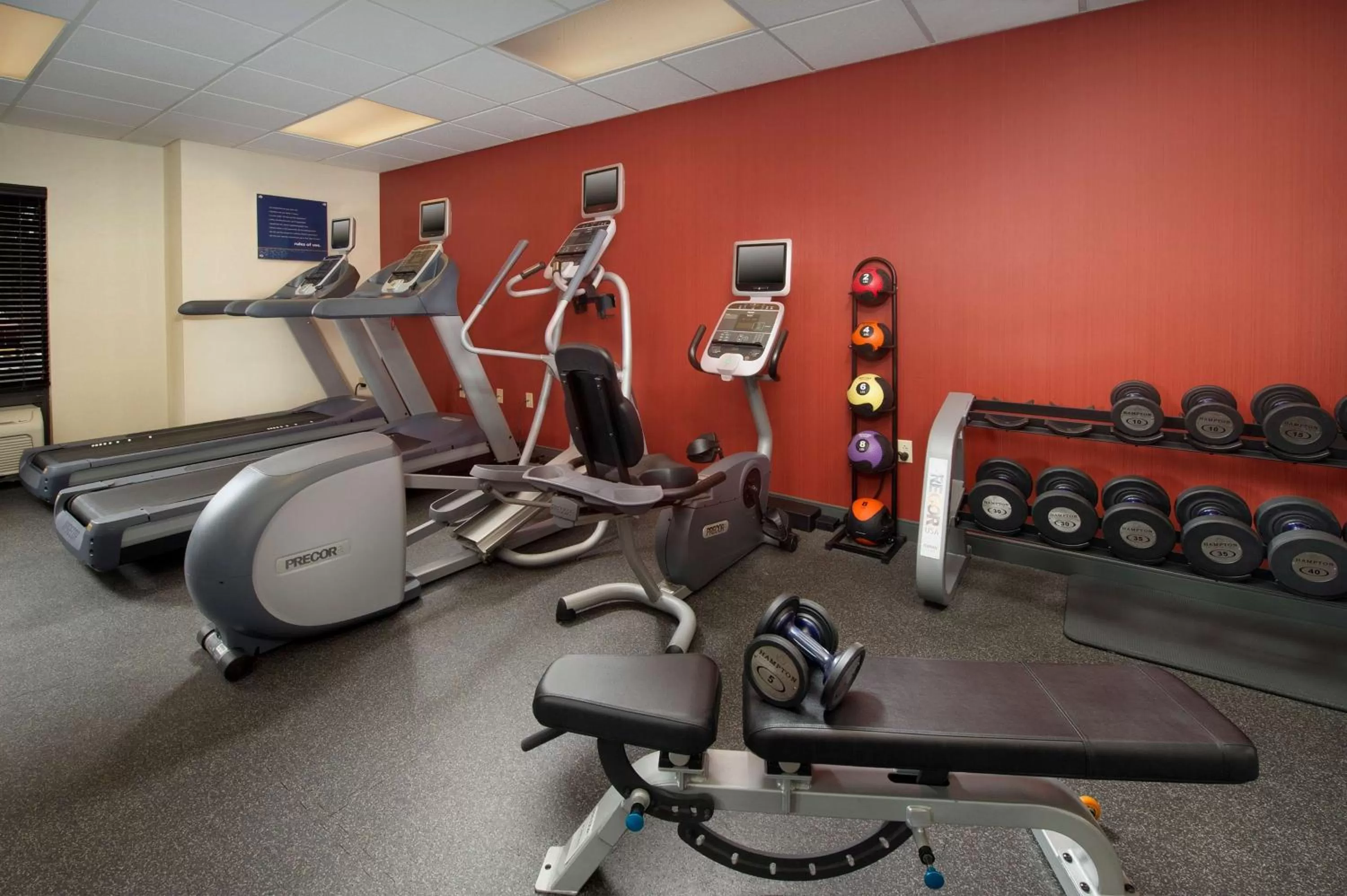 Fitness centre/facilities in Hampton Inn Rochester Greece