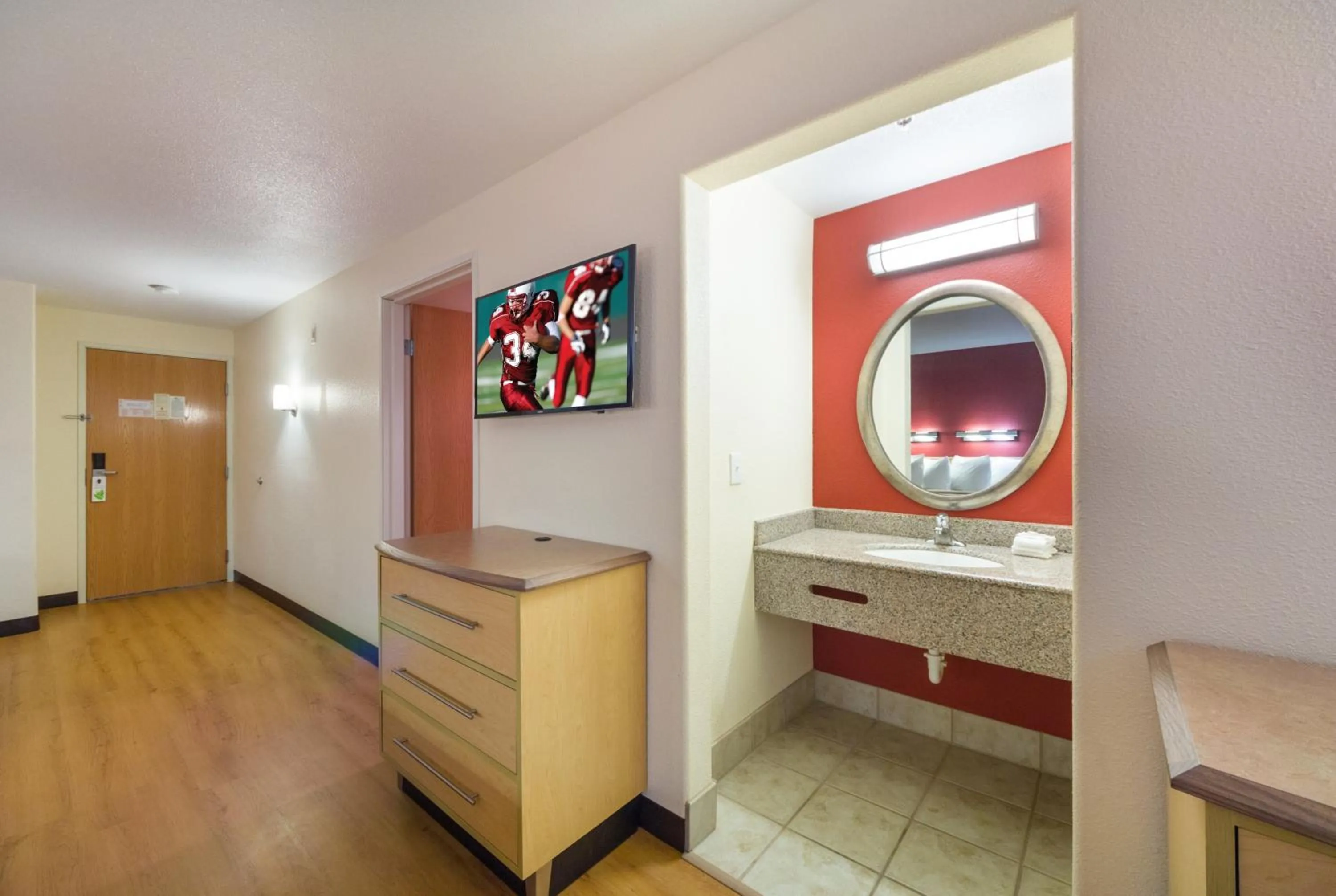 Photo of the whole room in Super 8 by Wyndham New Braunfels I-35