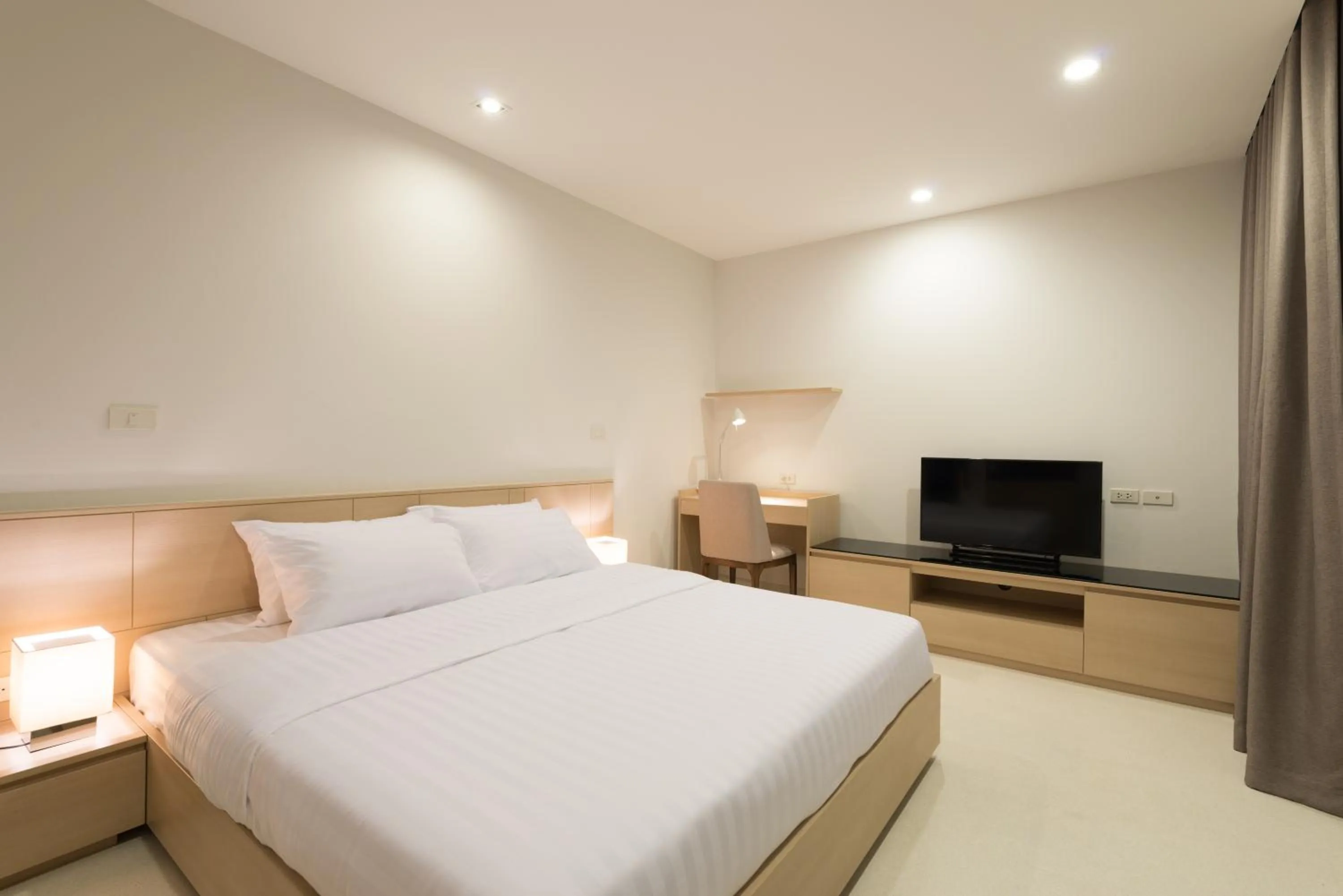 Photo of the whole room, Bed in The Silver Palm Wellness Resort