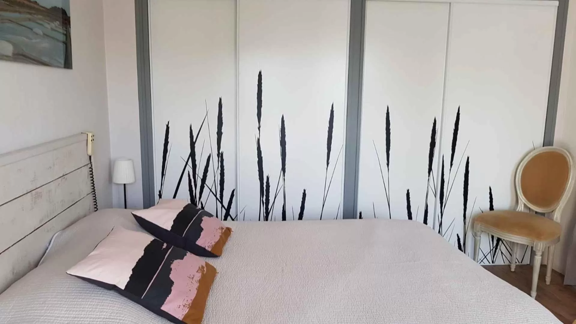 Photo of the whole room, Bed in Les Yeux Bleus Bed & Breakfast