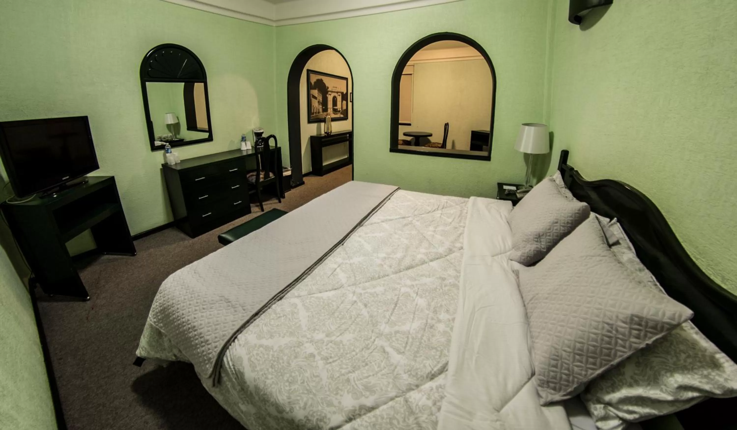 Photo of the whole room, Bed in Hotel Leon