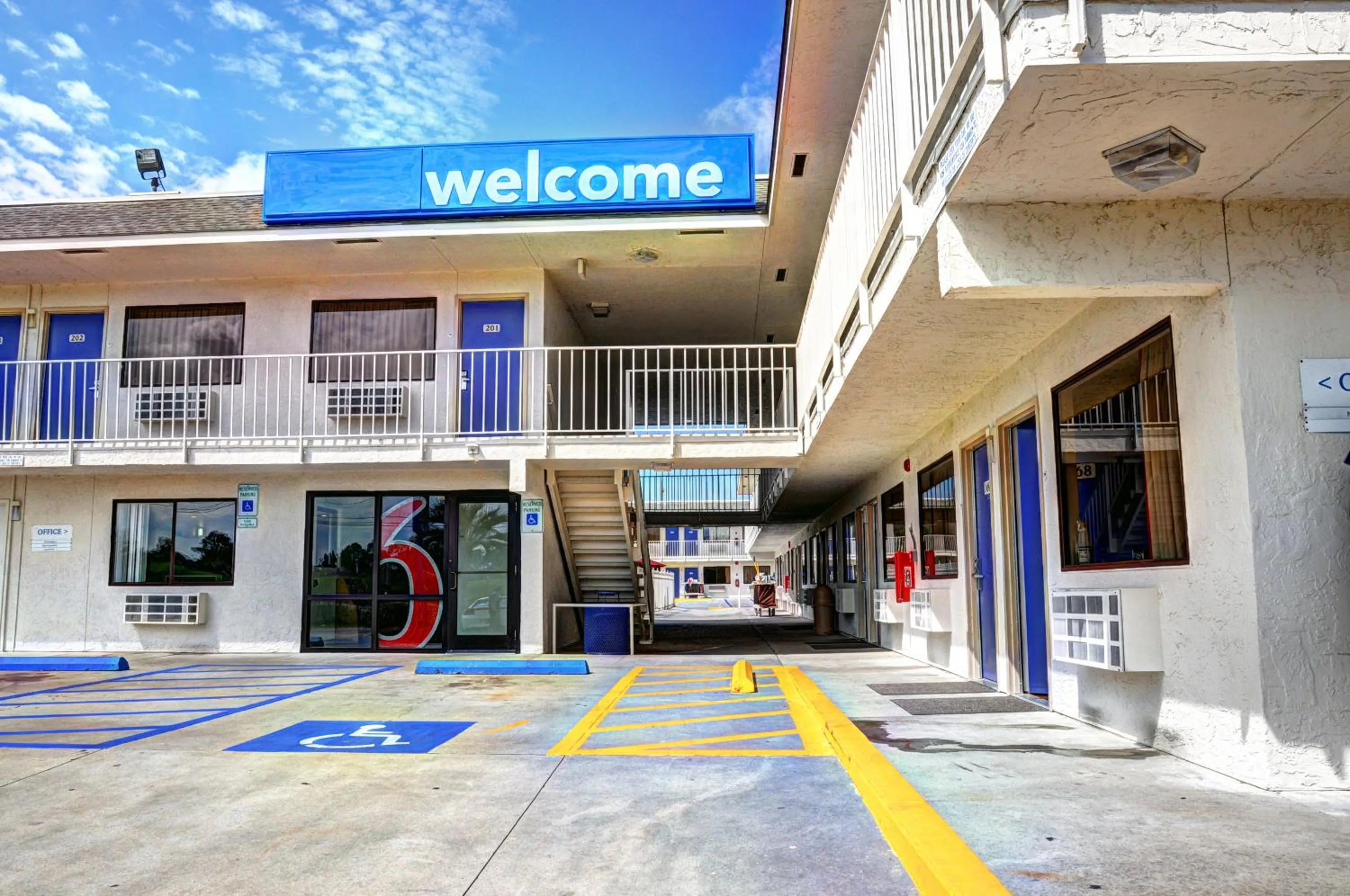 Facade/entrance in Motel 6-Slidell, LA - New Orleans