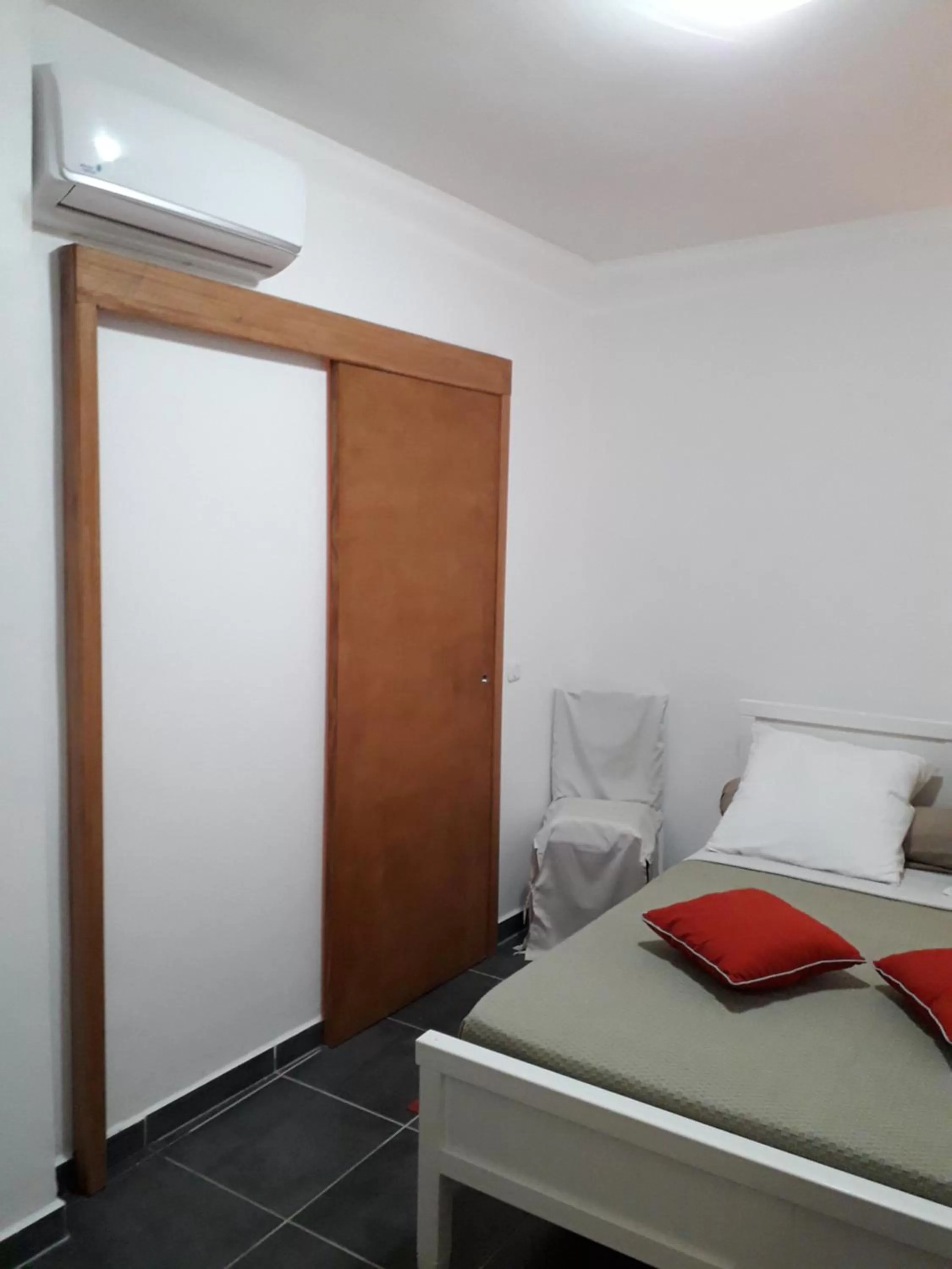 Bedroom, Bed in Le Saint Georges